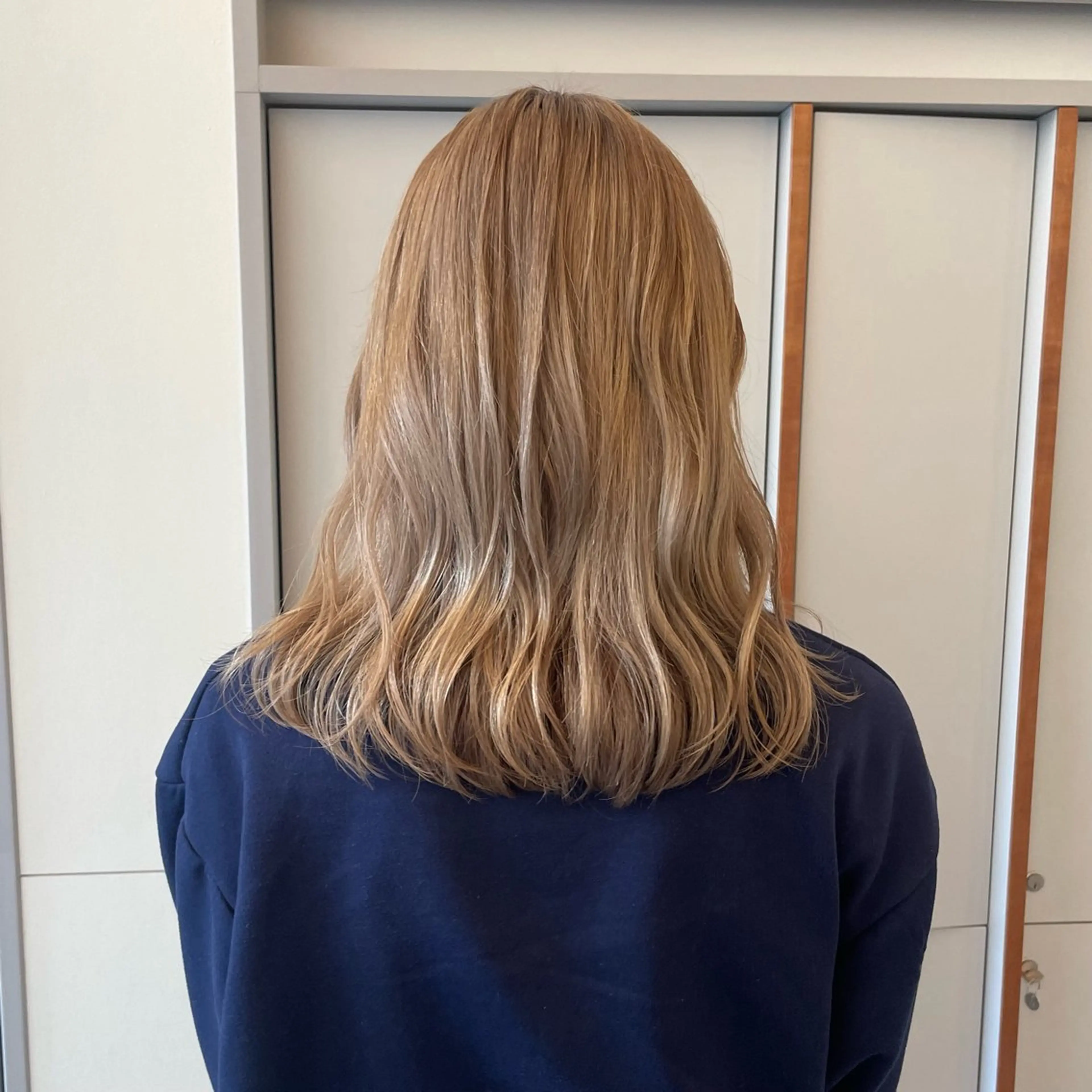 ロング カラー ベージュカラー ブリーチ 透明感カラー ダブルカラー ヘアカラー トリートメント ブリーチ/レイヤー 🌻Mutsumiのヘアスタイル