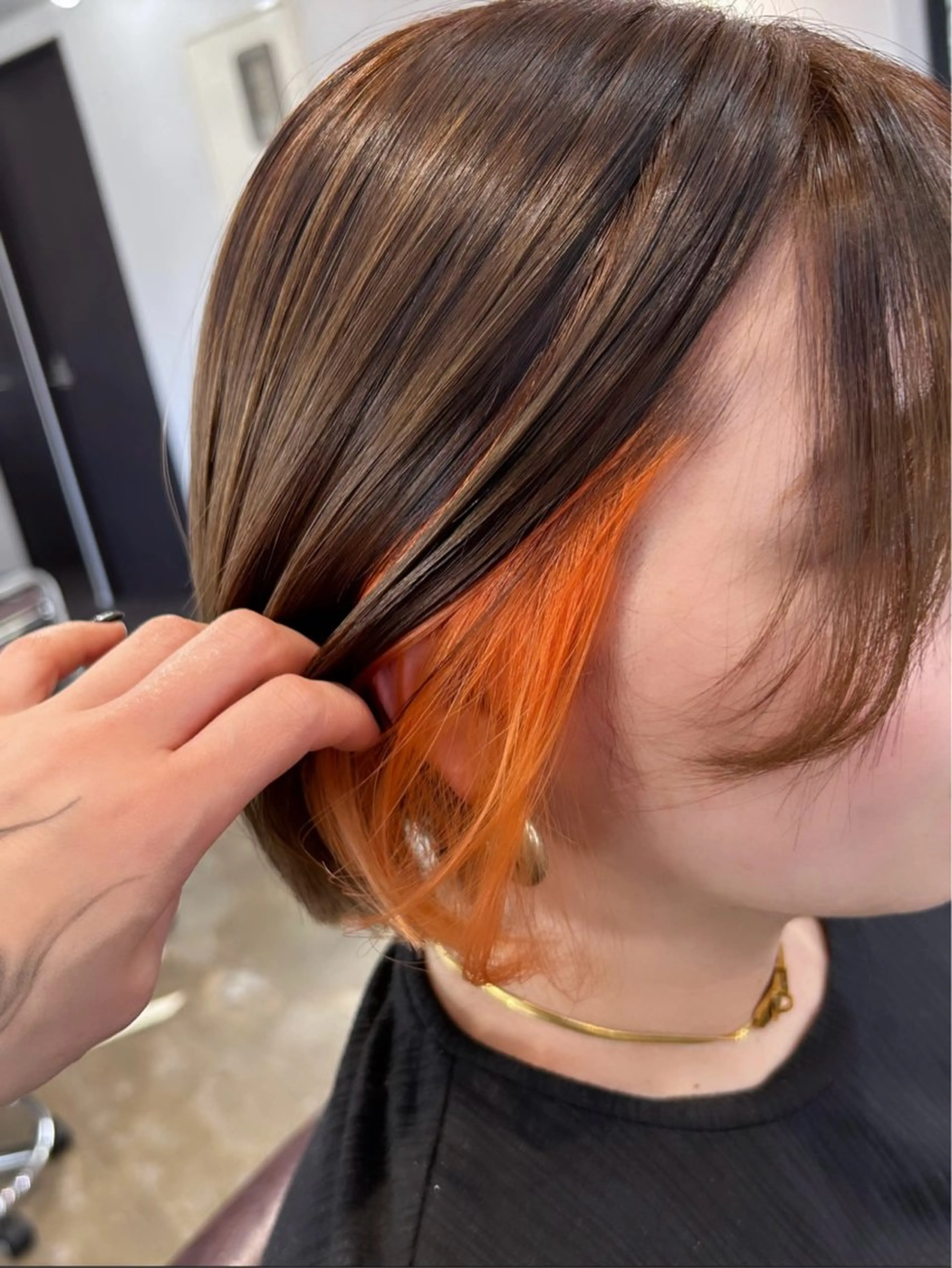 ミディアム カラー ブリーチ 𝙱𝙻𝙴𝙽 𝚋𝚢 𝚍𝚘𝚝.所属・🤍BLEN 窓🤍のヘアスタイル