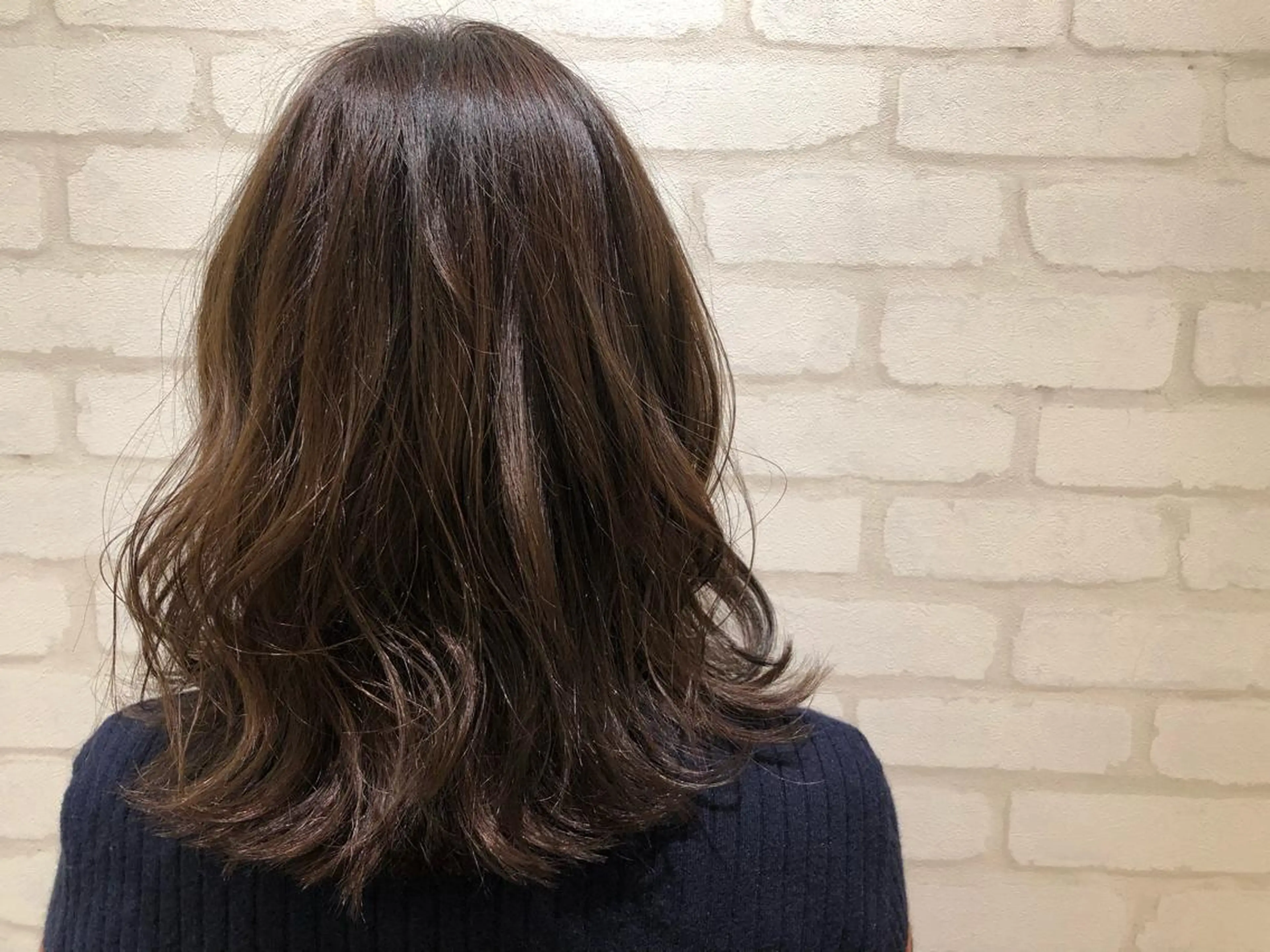 ミディアム カラー 池村 美月のヘアスタイル