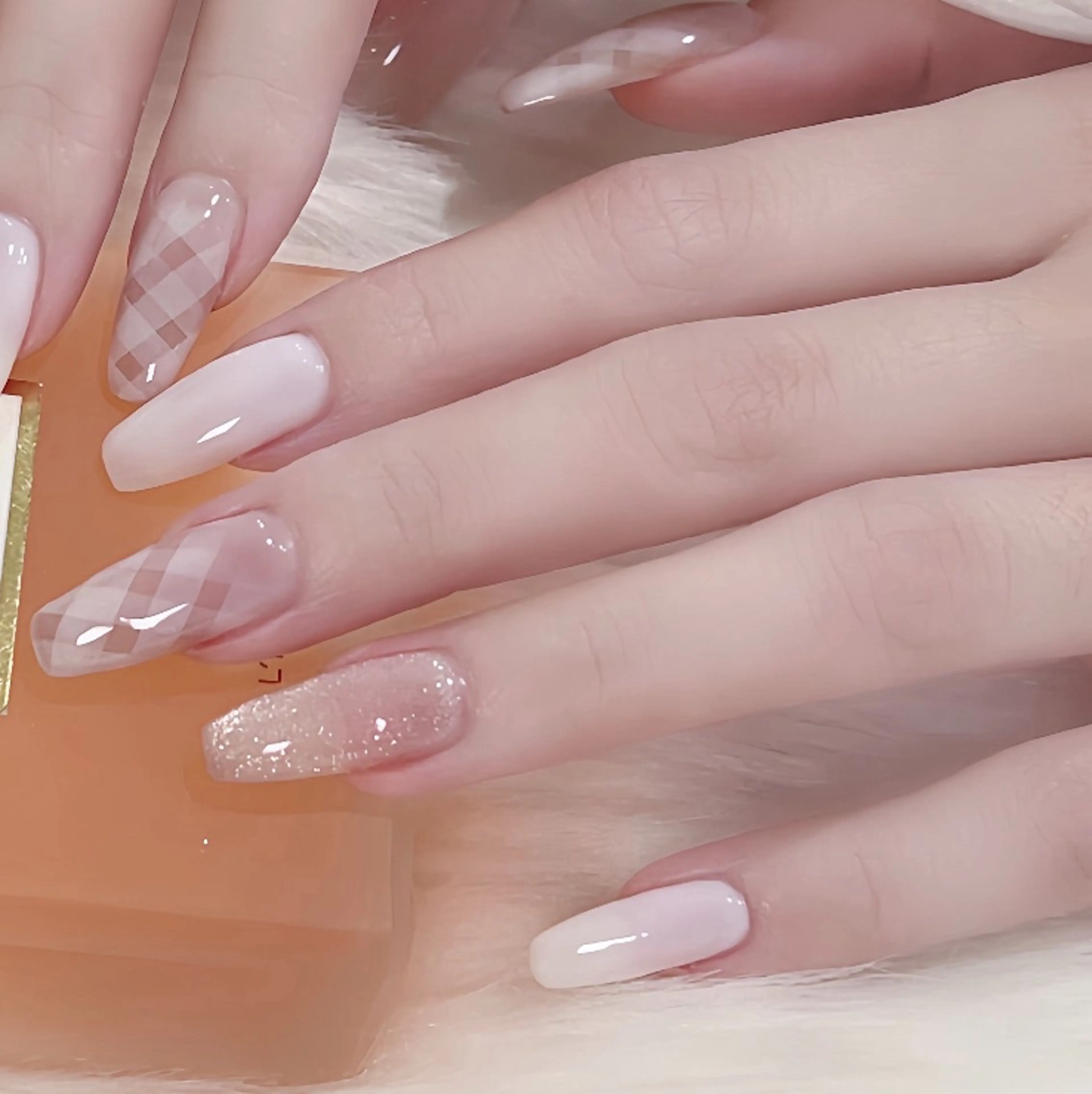 ネイル ボルドー ブラウン マグネットネイル ニュアンスネイル シンプルネイル ハンドネイル iNEKO所属・Lee Leeのネイルデザイン