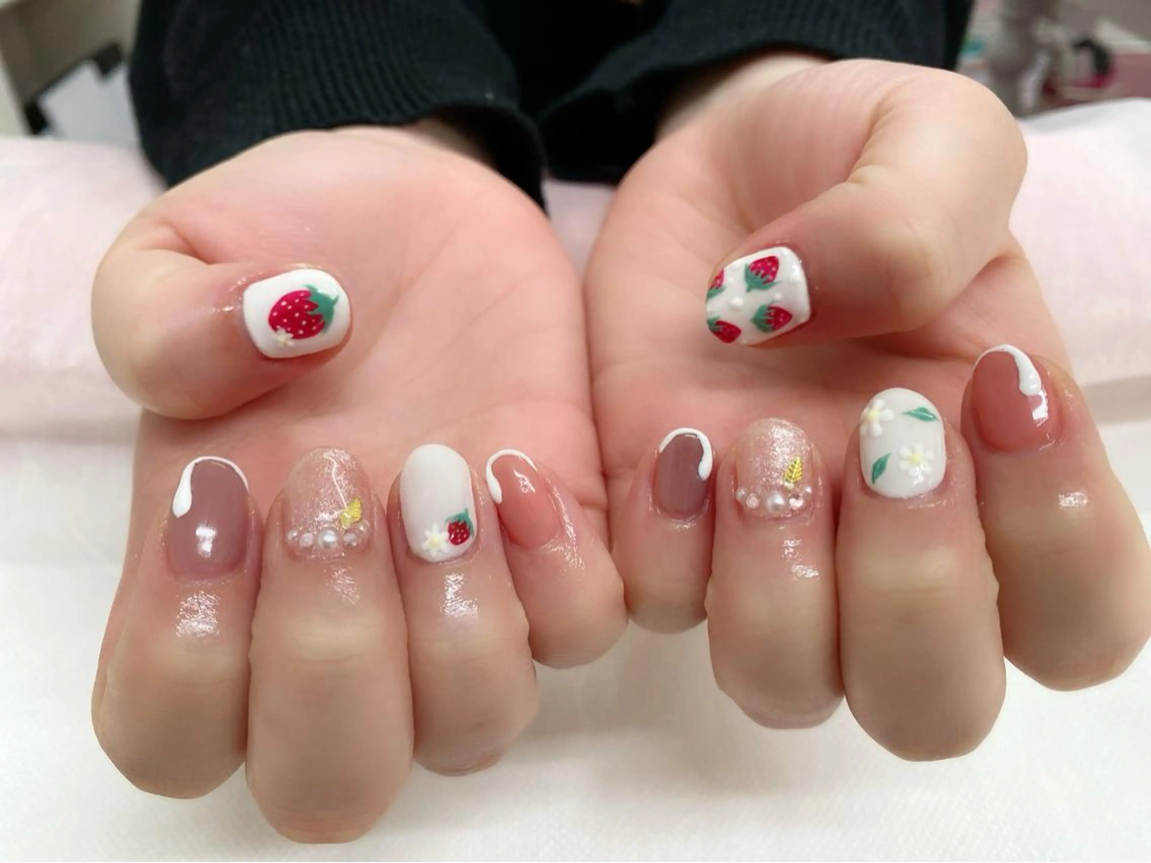 ネイル 持ち込み ハンドネイル 武藤 千裕のエステ・リラクイメージ