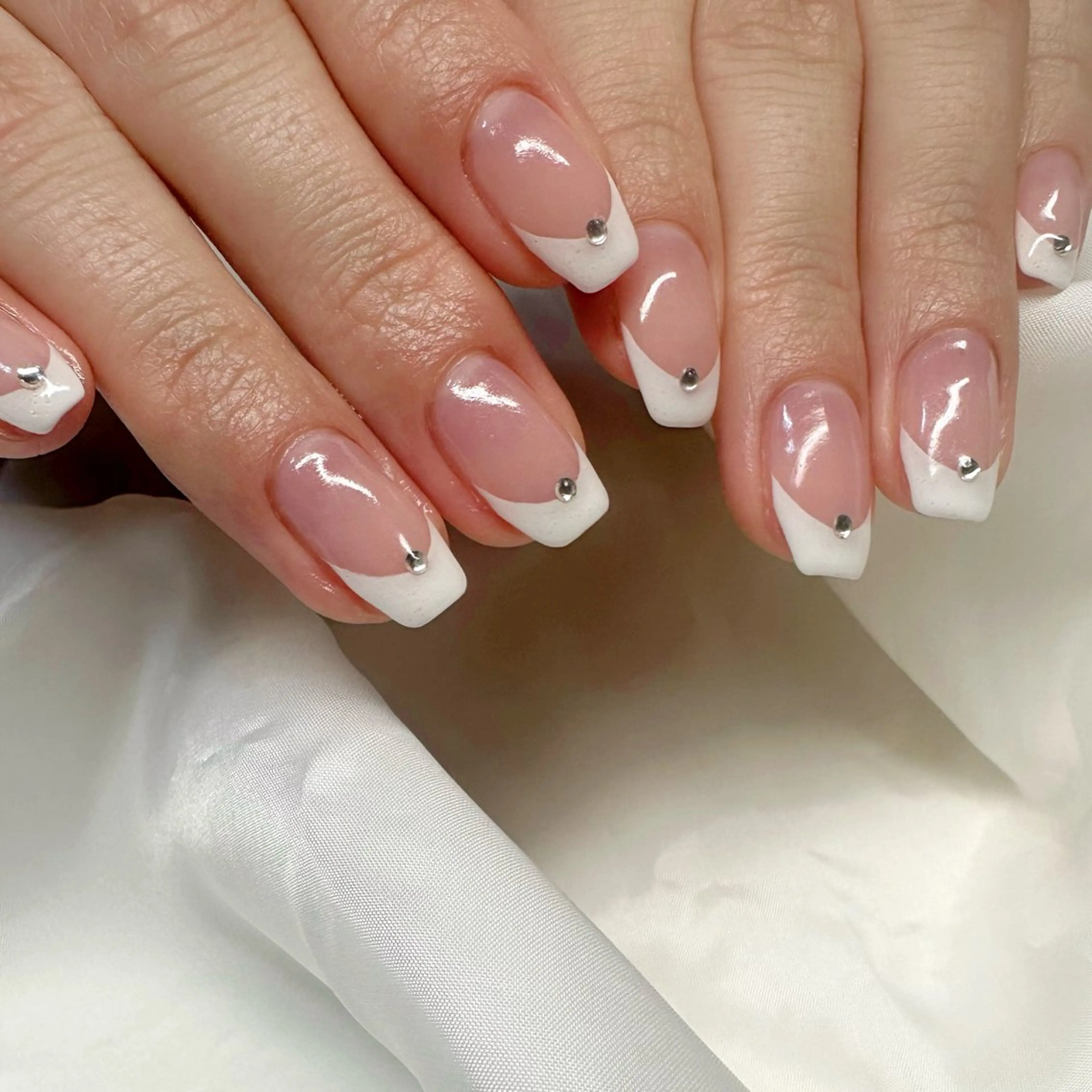 ネイル クリアネイル フレンチネイル 氷ネイル・うるうるネイル 韓国ネイル ニュアンスネイル 🪞KAPE NAIL 🪞のネイルデザイン