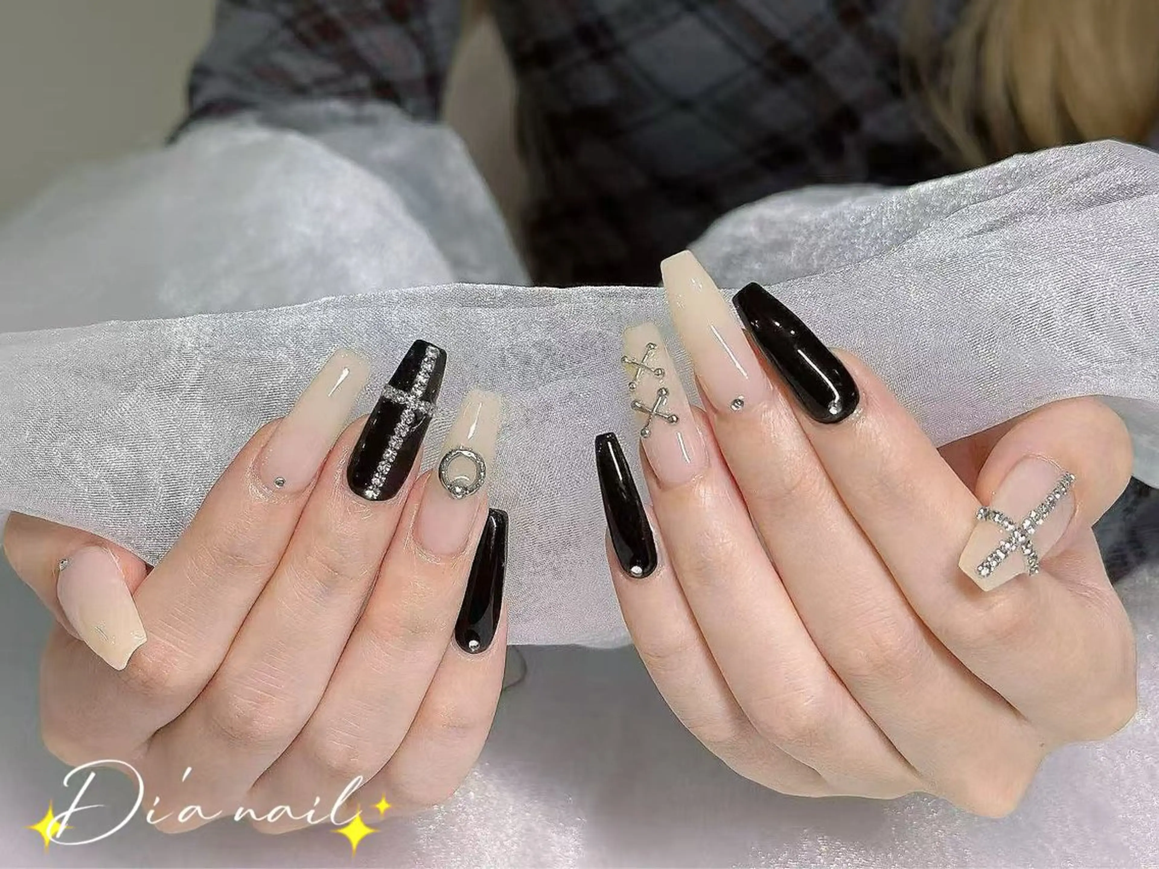 ネイル チークネイル ジェルネイル グラデーション マグネットネイル ニュアンスネイル Di'a nail ネイルサロンのネイルデザイン