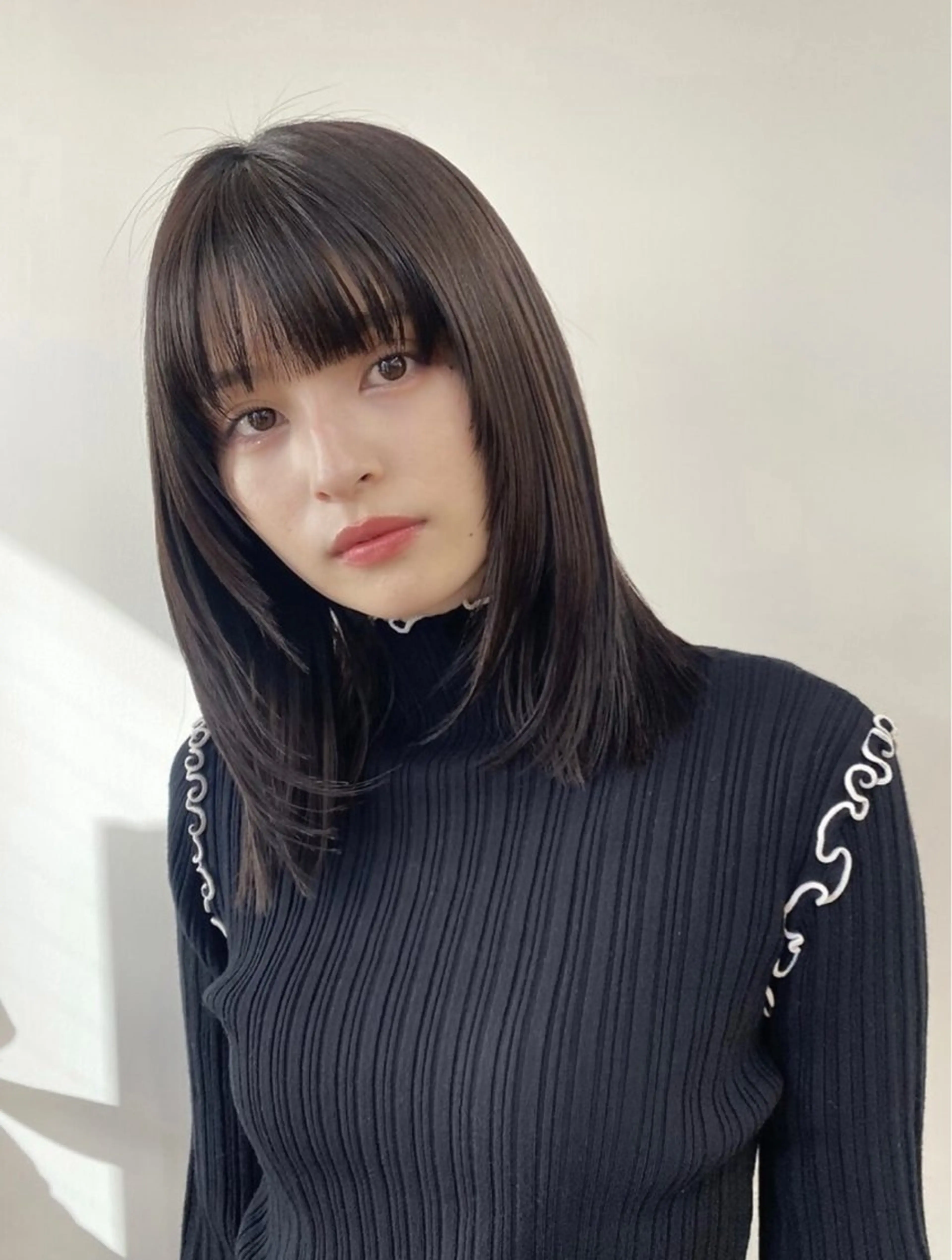 ミディアム TRICCA 銀座所属・奏羽　"ショート ・ボブ ・レイヤー"のヘアスタイル