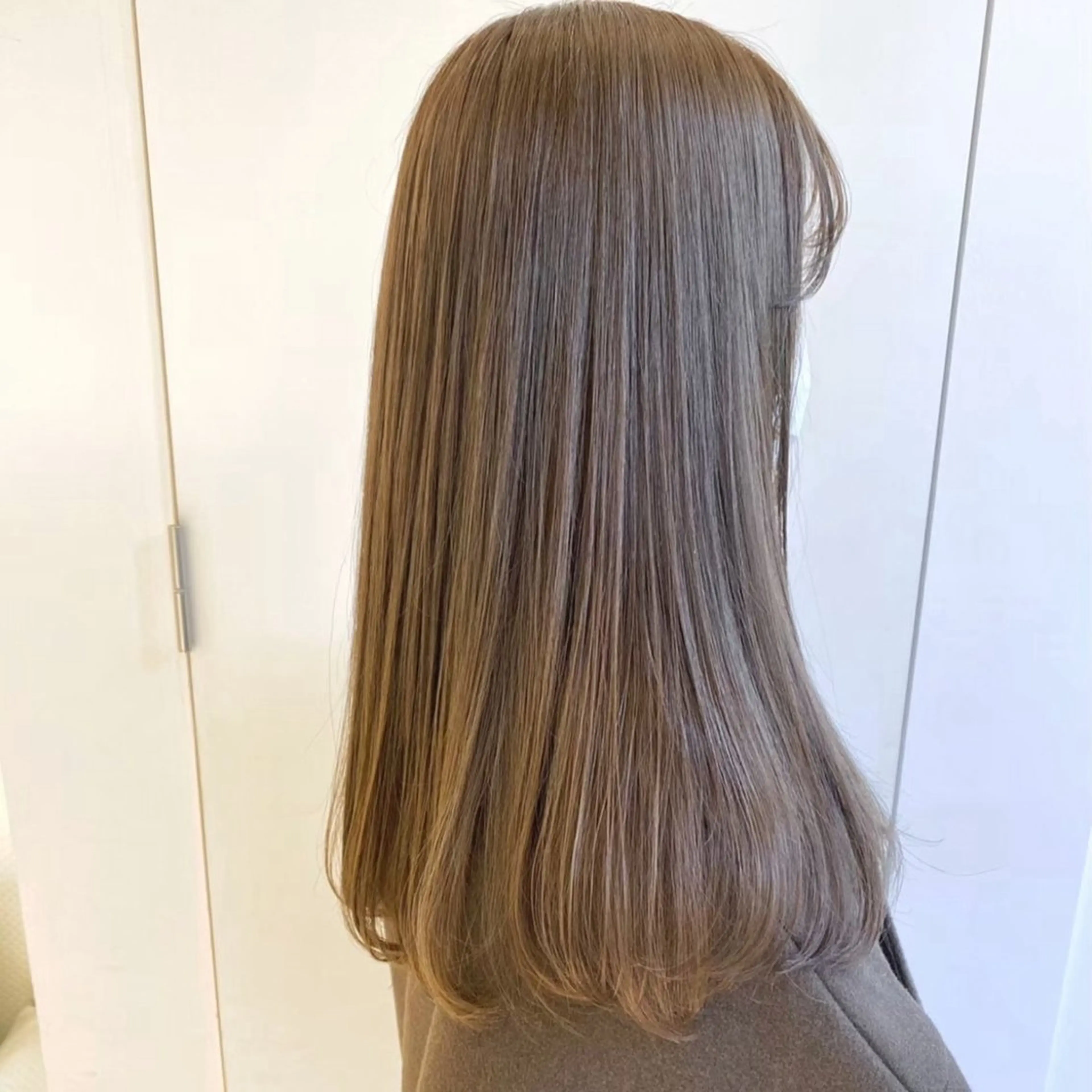 カラー グレージュ ミルクティーグレージュ ParveMix￤ 出石 菜々🥂のヘアスタイル