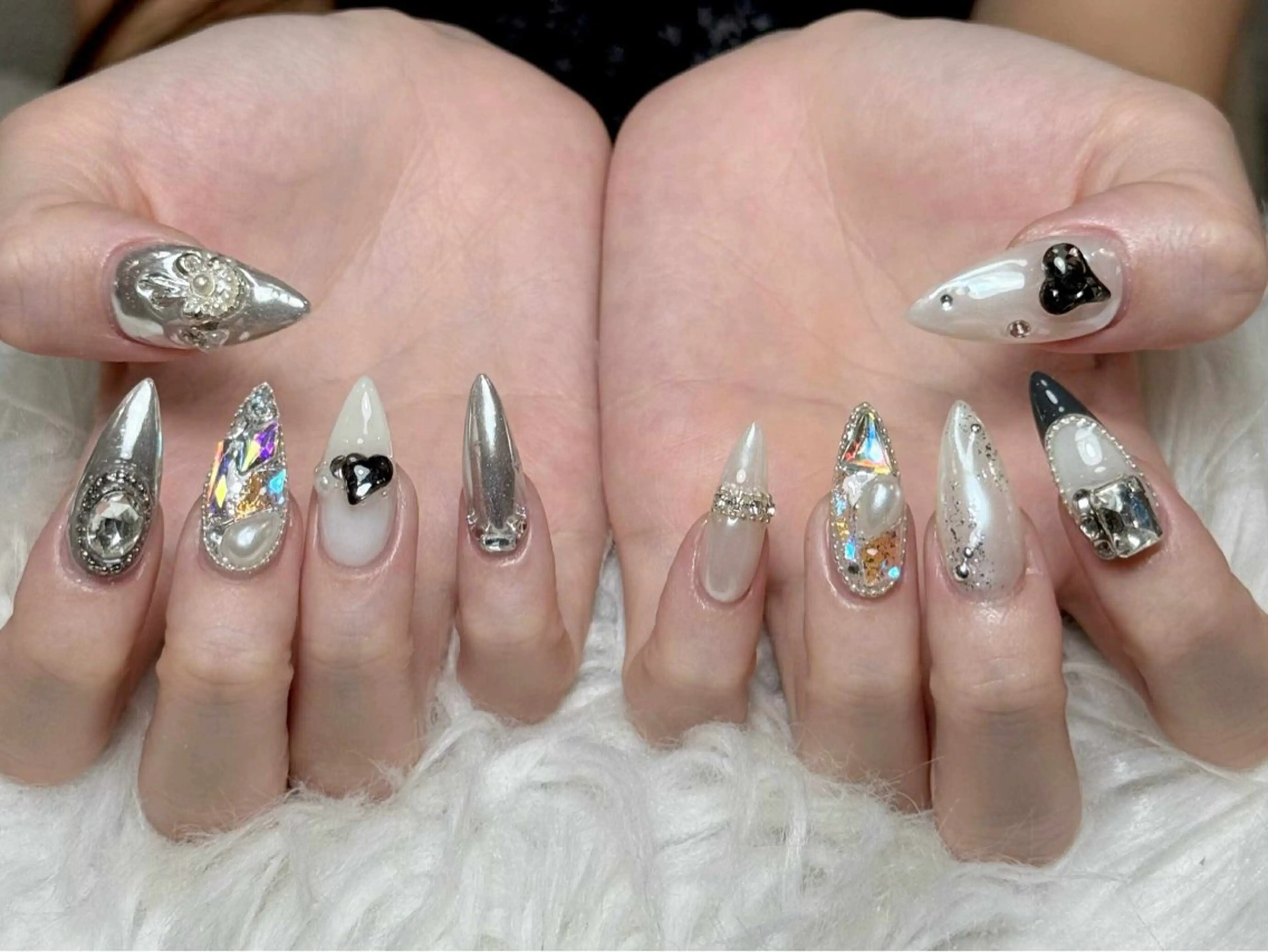 ネイル ボルドー ブラウン チークネイル ドット フットネイル ハンドネイル Julli nail studio所属・Julli NailStudioのネイルデザイン