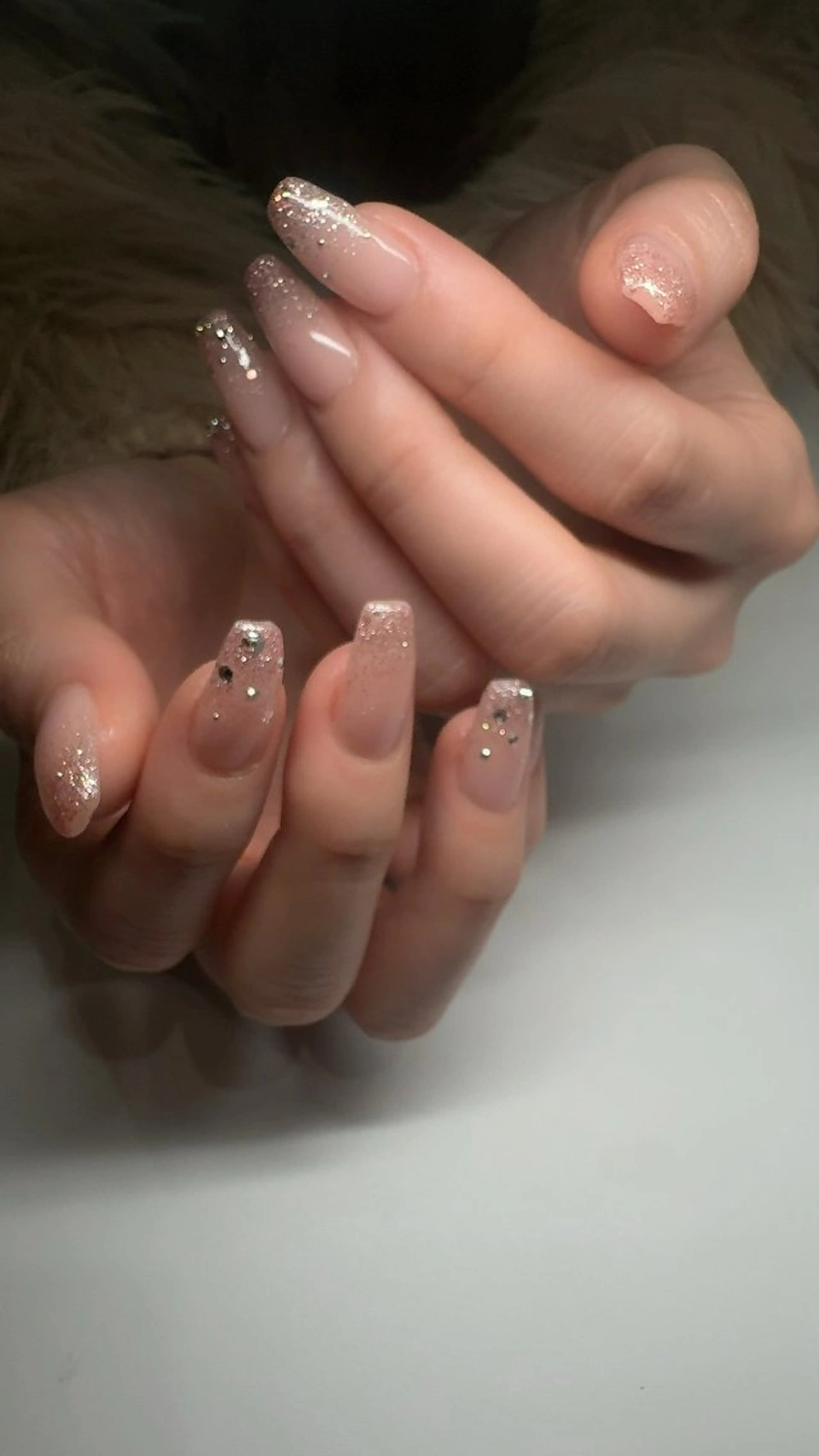 ネイル フラッシュネイル グラデーション キラキラネイル ラメ(グリッター) ラメグラデーション ハンドネイル nailsalon urümのネイルデザイン