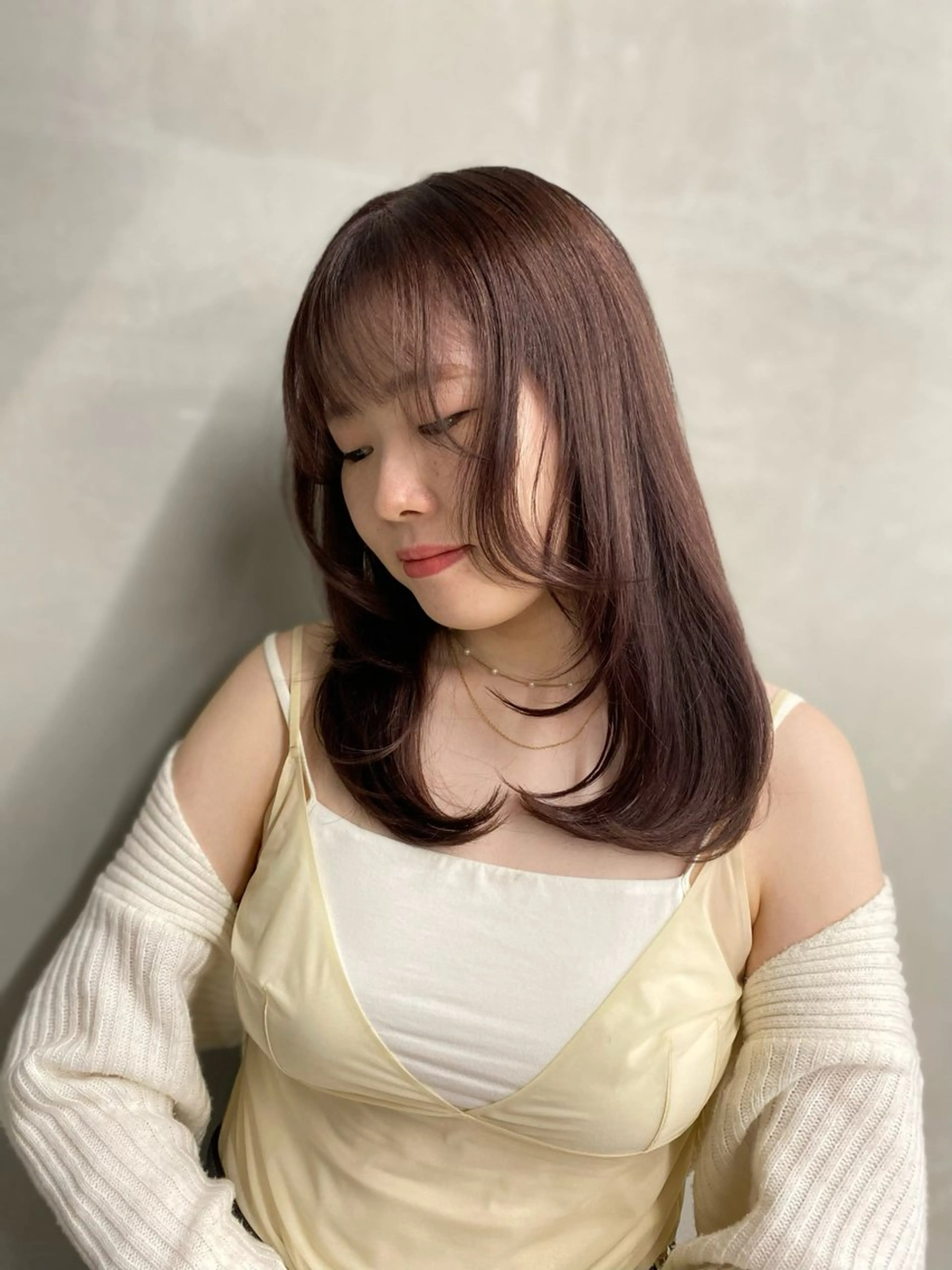 ミディアム カラー ヘアアレンジ ブラウンカラー カシス レイヤーカット カット ヘアカラー トリートメント mina 🌷のヘアスタイル