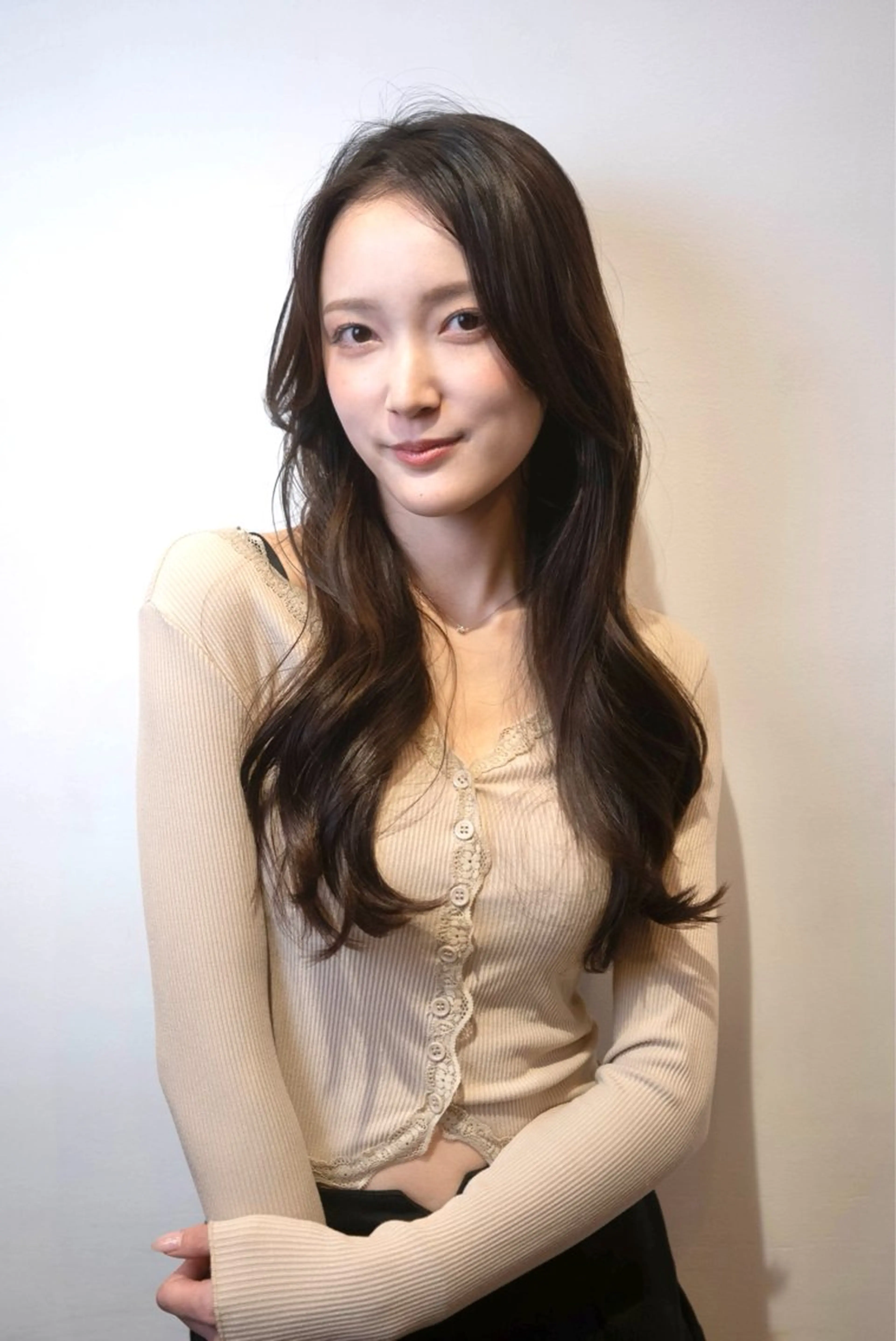 ロング カット 細沼 葵のヘアスタイル