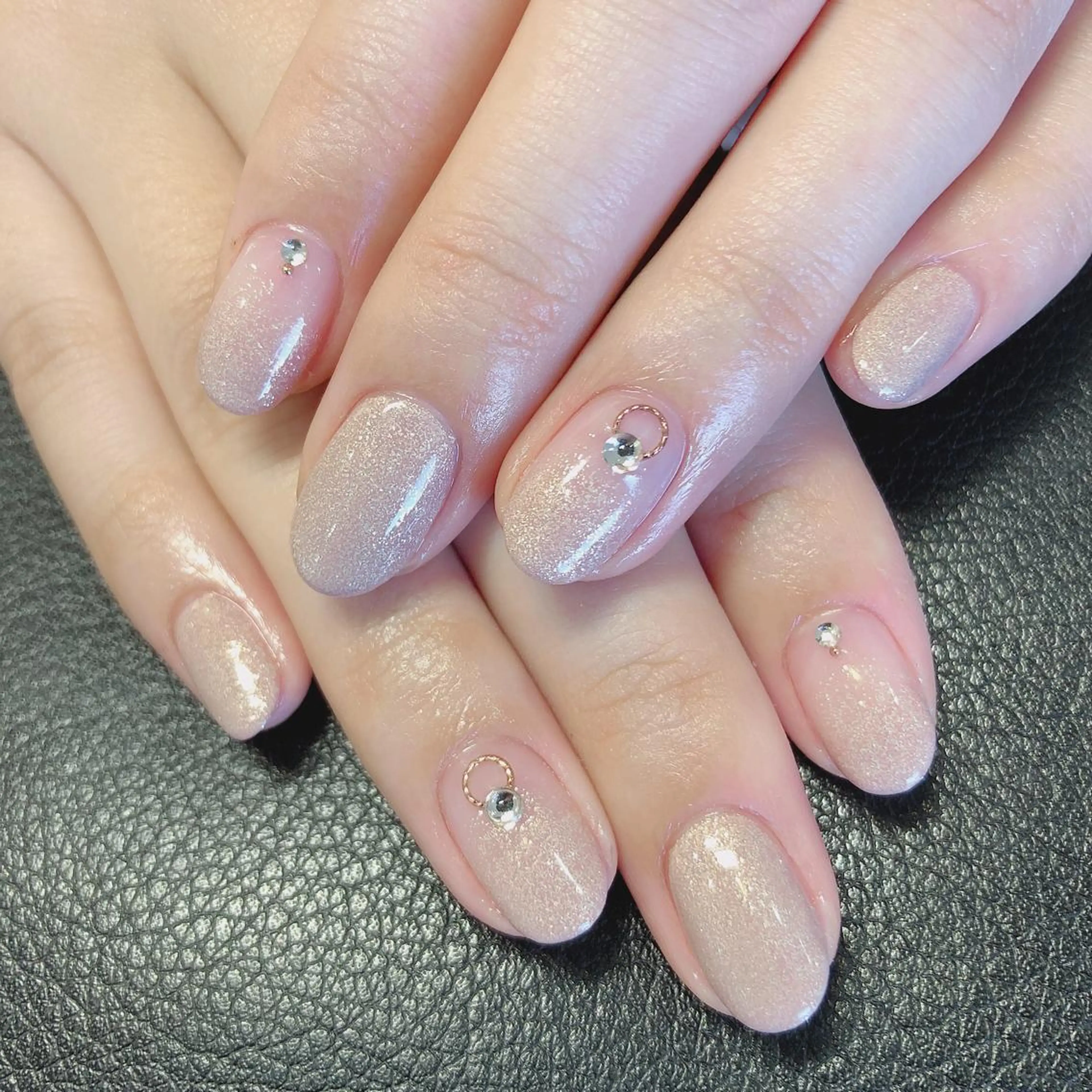 ネイル アートネイル グラデーション オフィスネイル ストーンネイル Nail salon  Stella所属・Nail salon Stellaのネイルデザイン