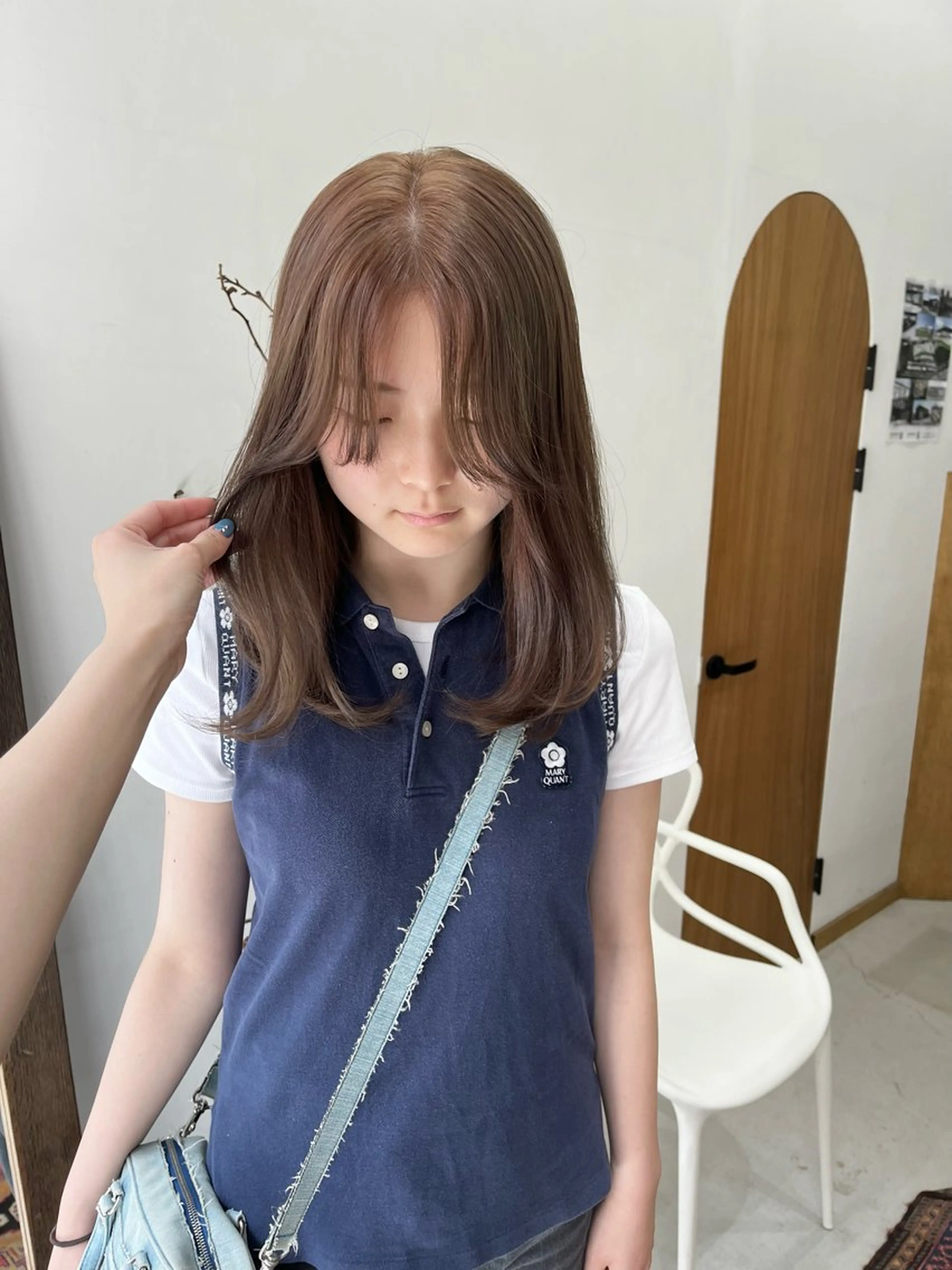 ミディアム カラー ヘアアレンジ ベージュカラー ブリーチ レイヤーカット ヘアカラー トリートメント ena/ブリーチなし 暖色・ベージュ🎀のヘアスタイル