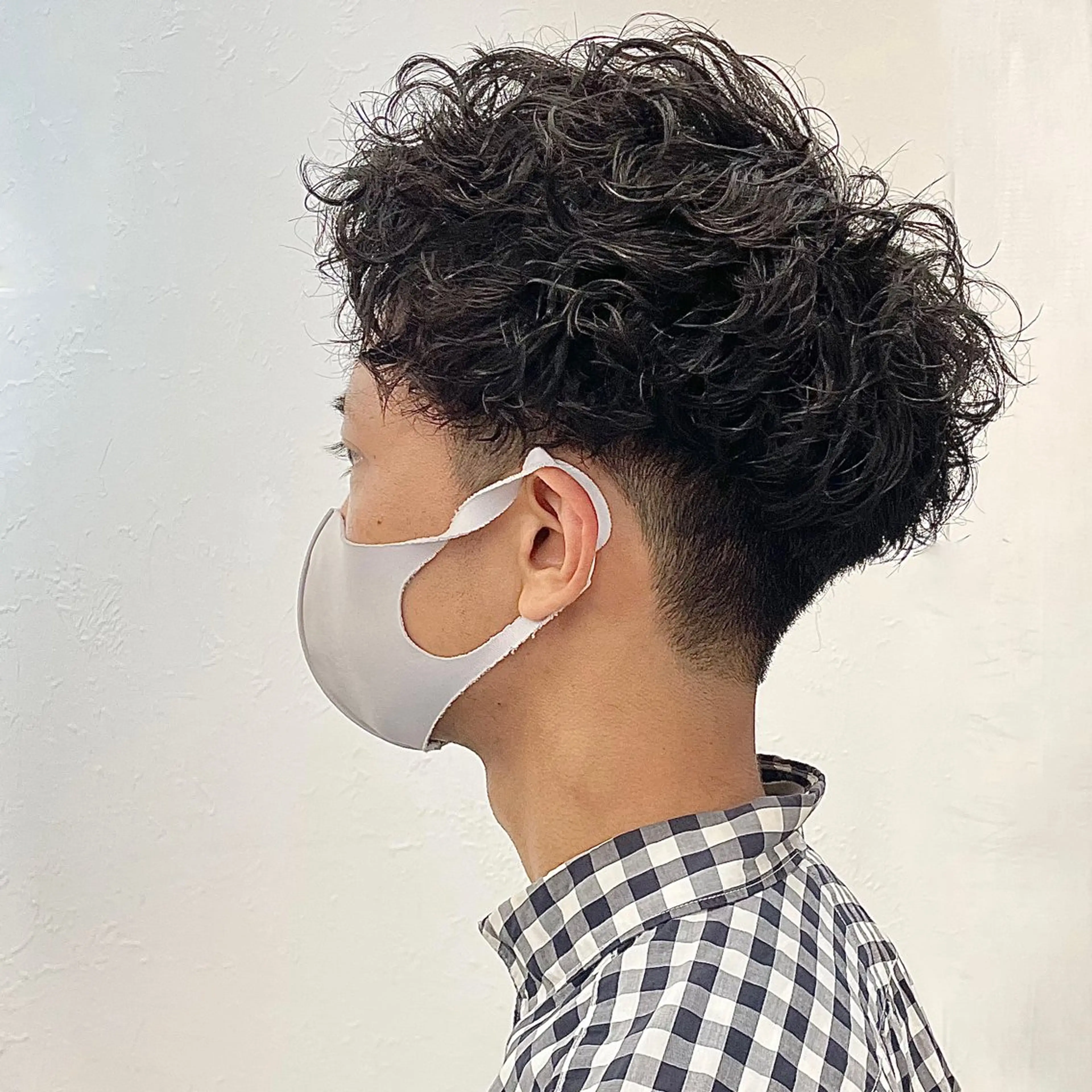 パーマ メンズ センターパート マッシュ メンズパーマ プードルパーマ スパイキーショート 博多No.1 メンズパーマ美容師のヘアスタイル