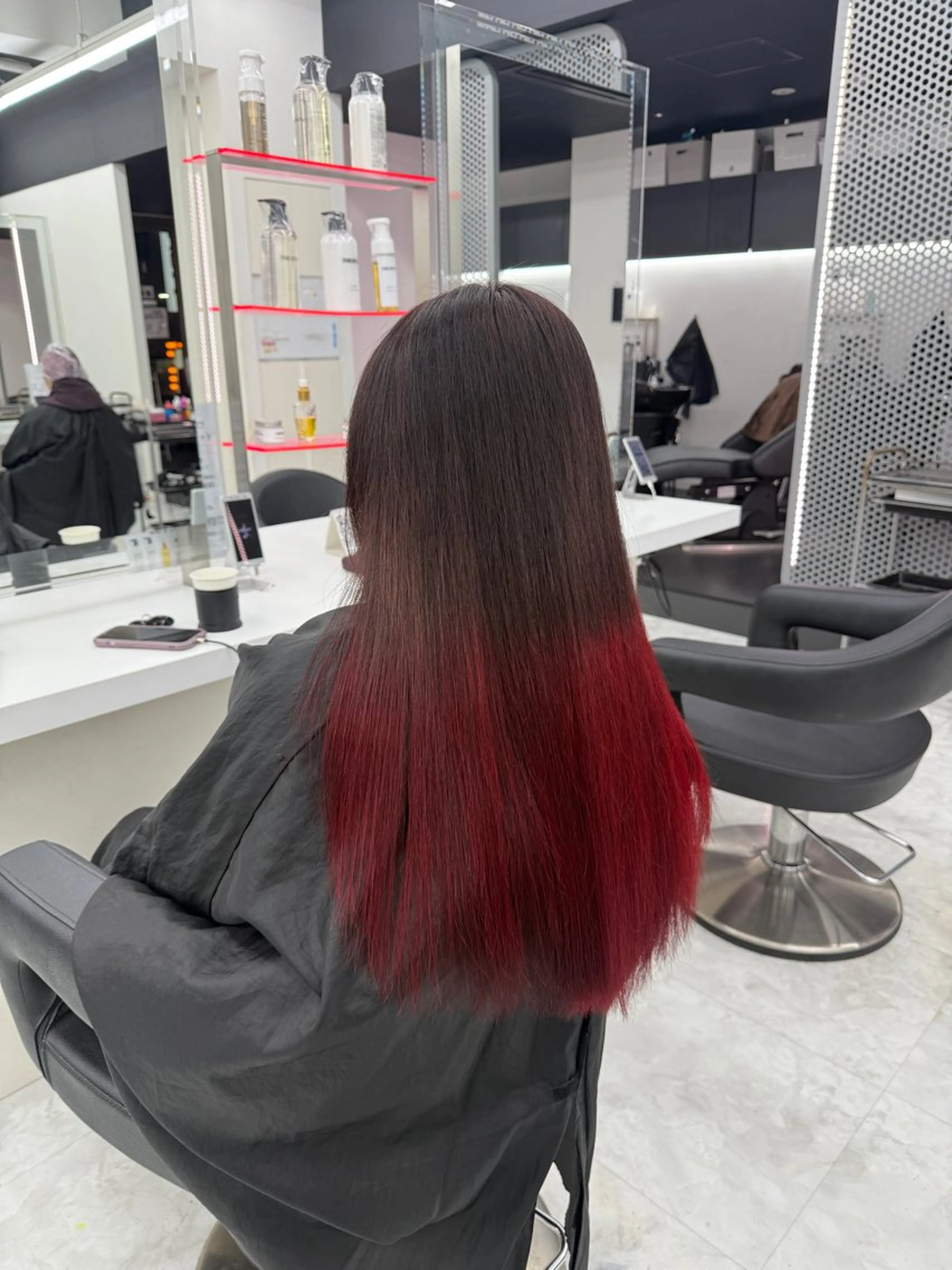 ロング カラー ヘアアレンジ グラデーションカラー レッドカラー ヘアカラー トリートメント ヘアセット 🎀Girly艶髪カ ラー🎀Harukaのヘアスタイル