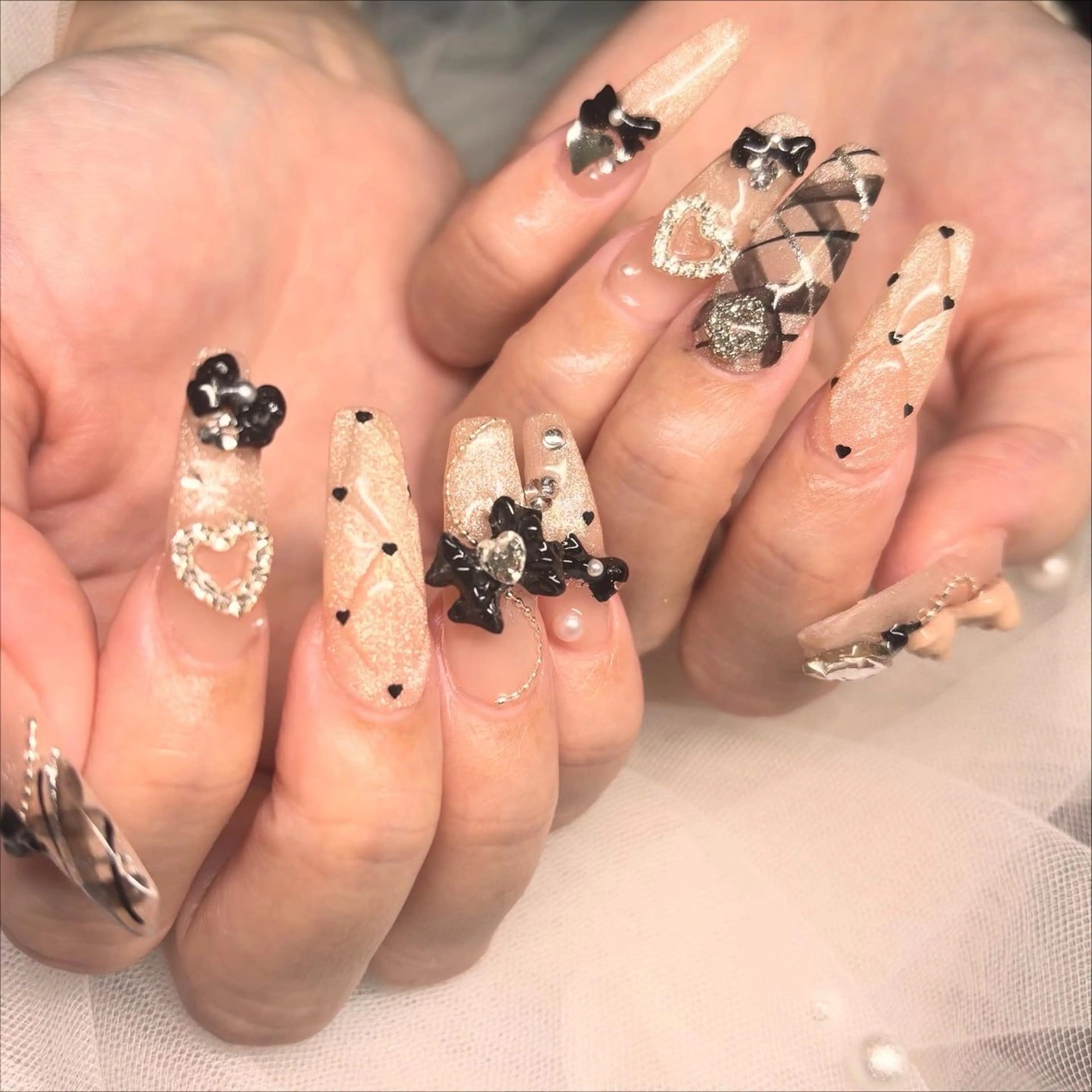 ネイル ワンホンネイル ハンドネイル RE💟N.NAIL ラテン系お姉さんのネイルデザイン