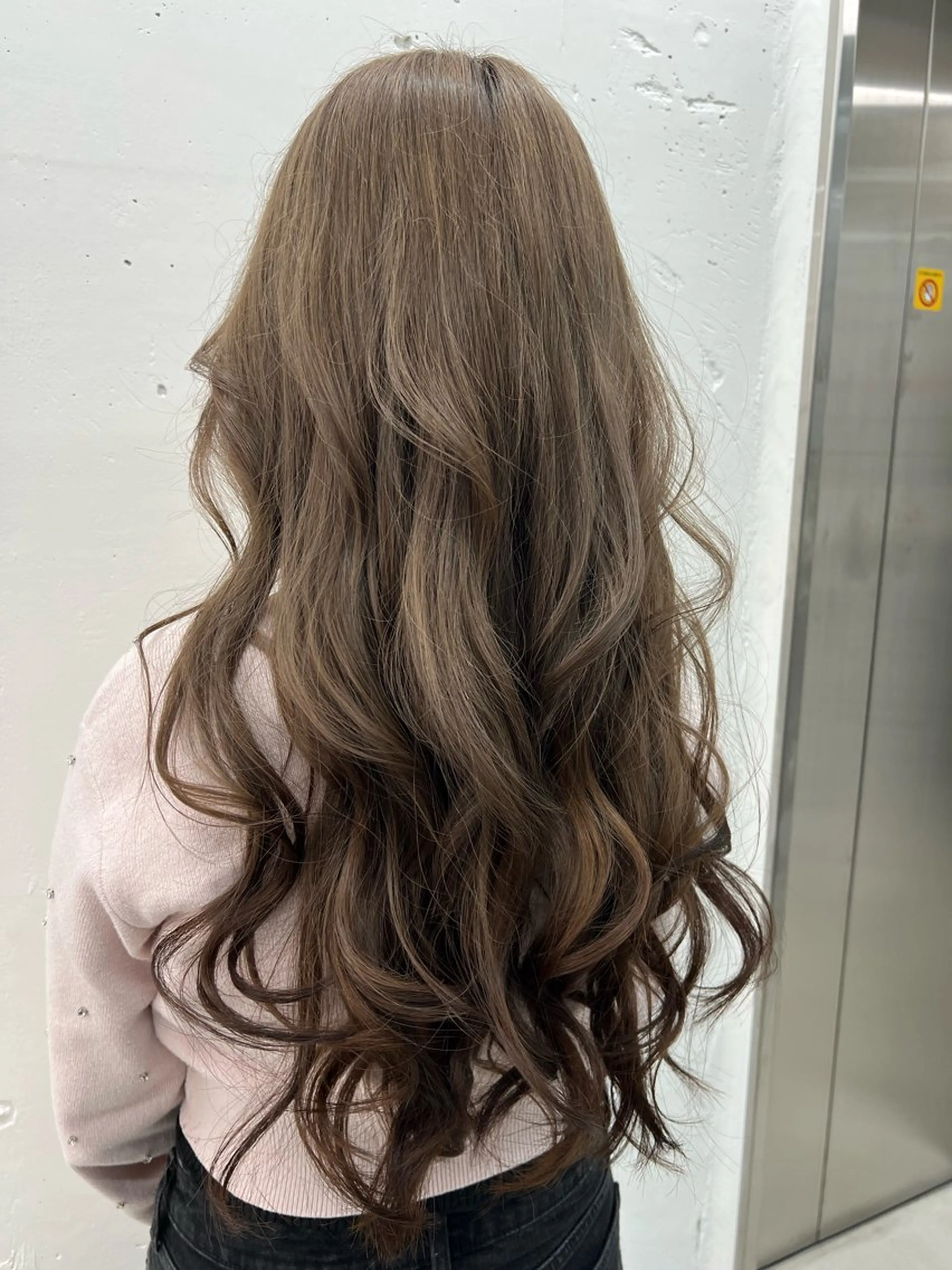ロング カラー 透明感カラー グレージュ ミルクティーグレージュ トリートメント ヘアカラー トリートメント あすか JILLSTUDIOのヘアスタイル