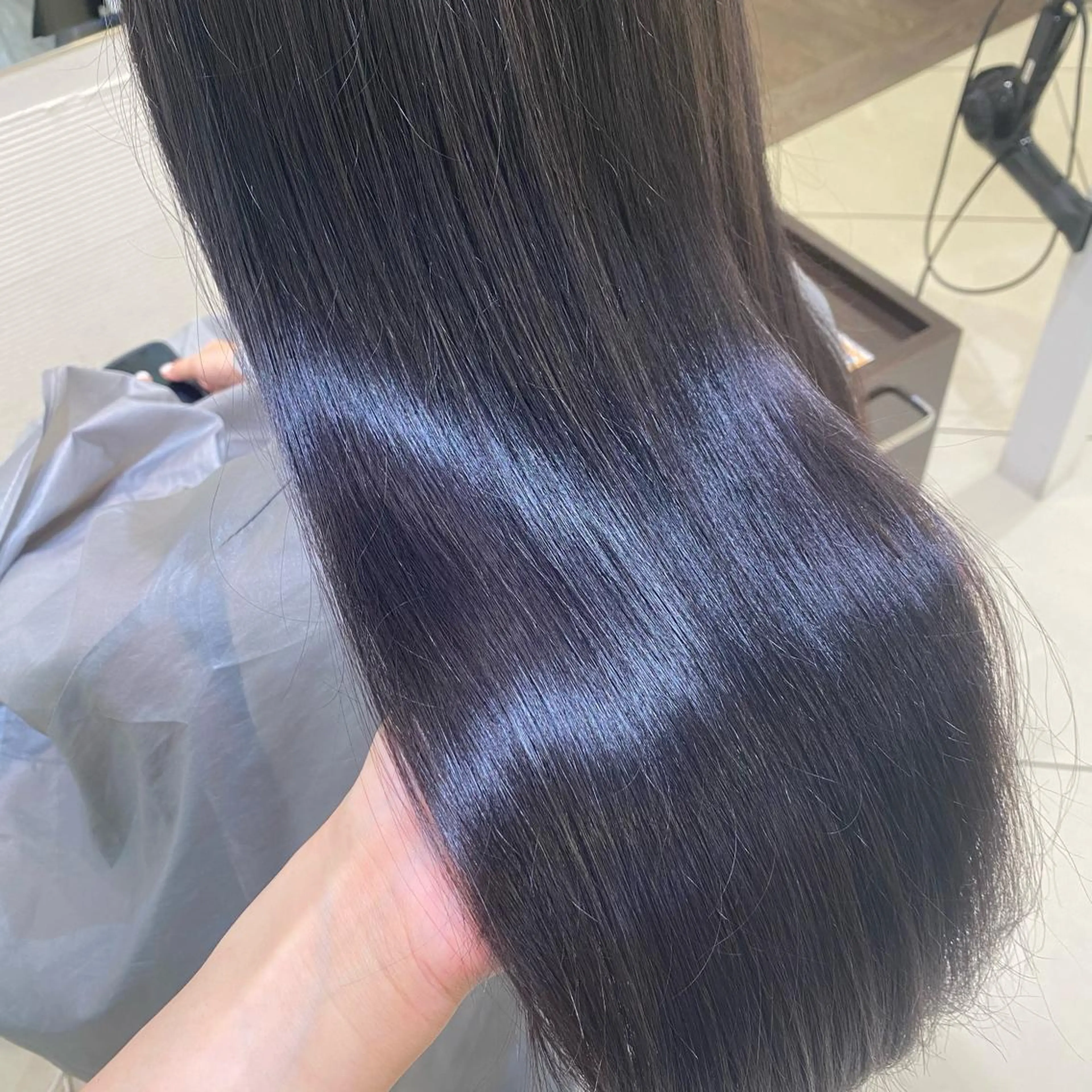 ロング カラー ブリーチ 銀座メンズ専門🖤 小島奈々のヘアスタイル