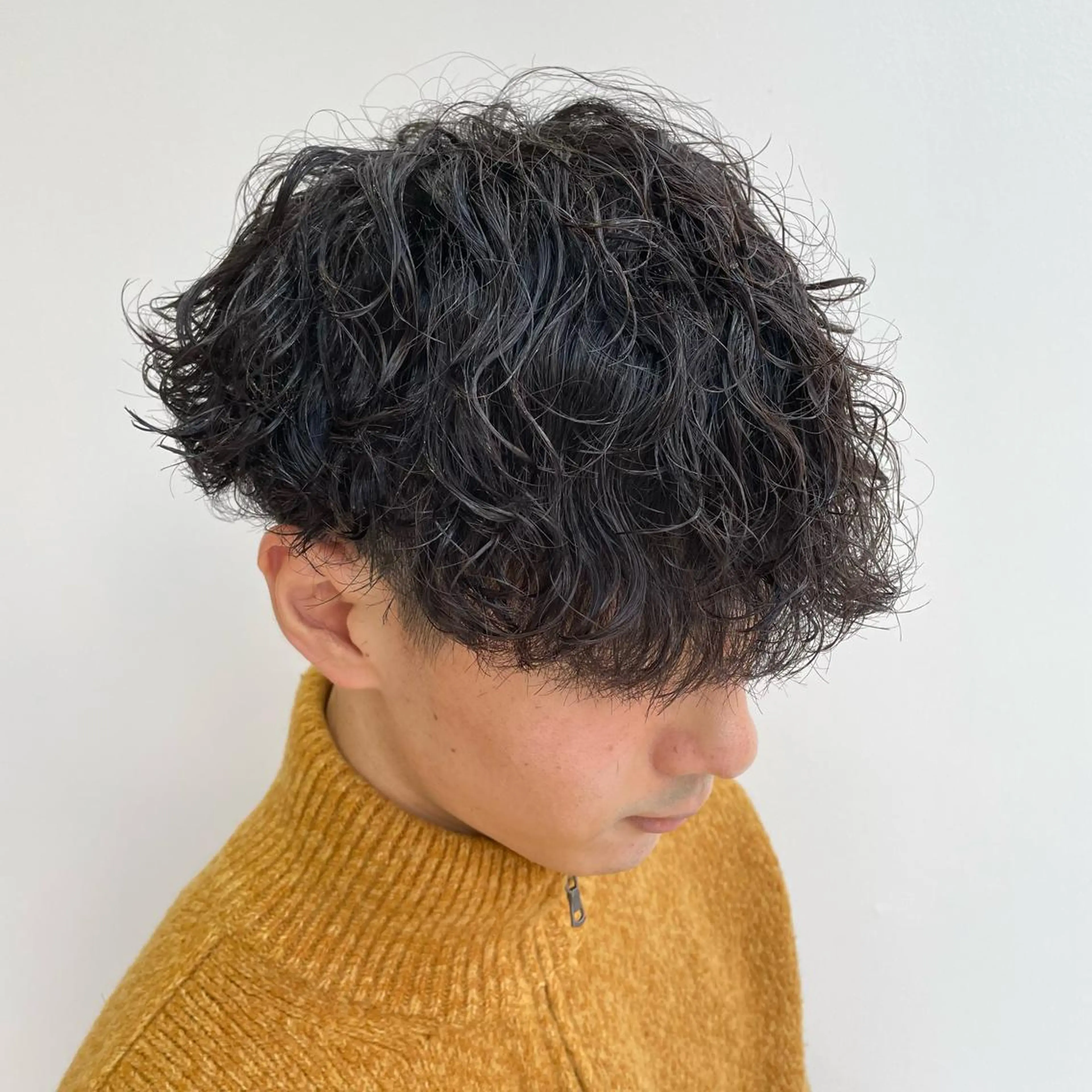 ミディアム パーマ メンズ カット パーマ 🔥縦落ちツイスパ 🔥鈴木健紀のヘアスタイル