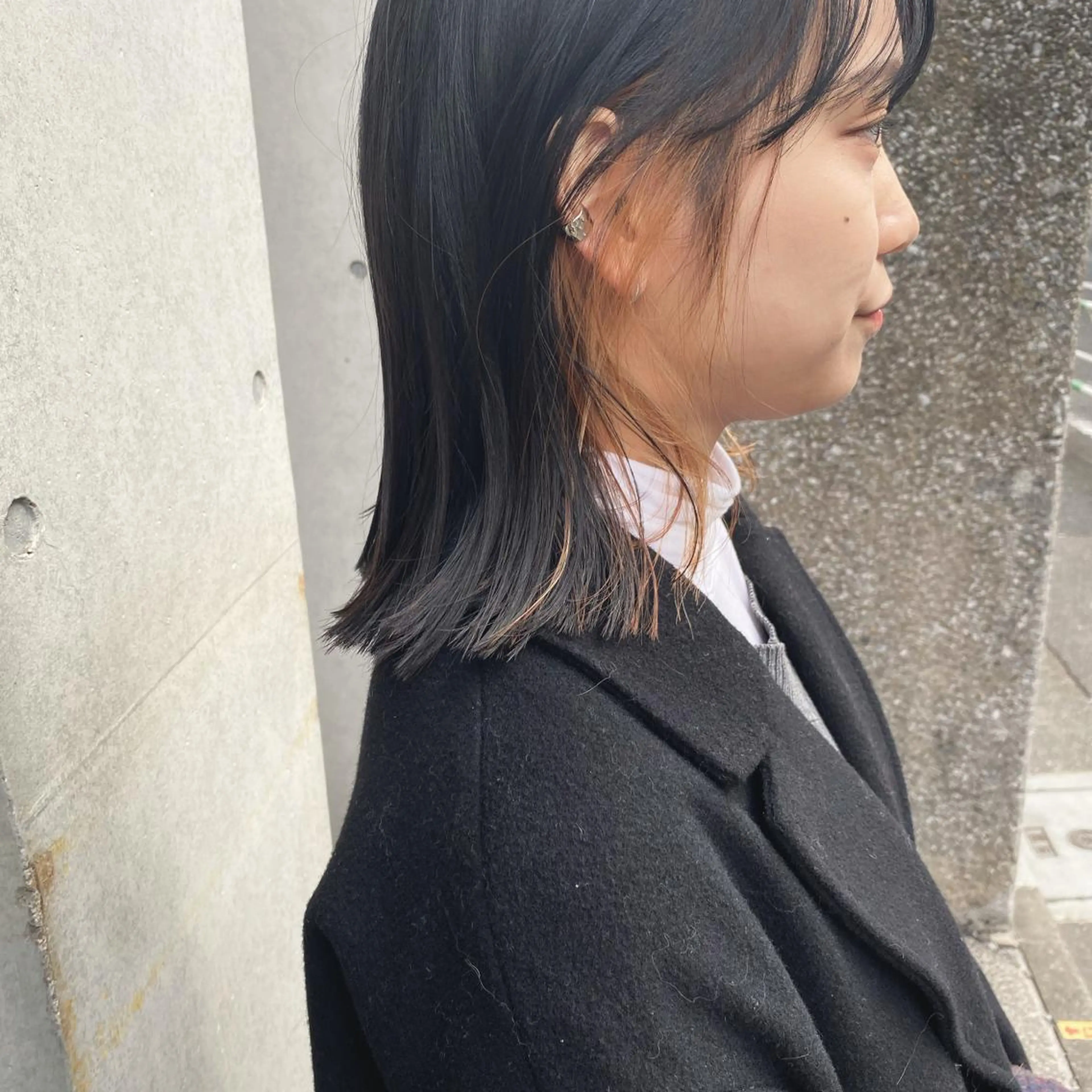 ミディアム カラー イヤリングカラー カット ヘアカラー トリートメント やまもと さえのヘアスタイル