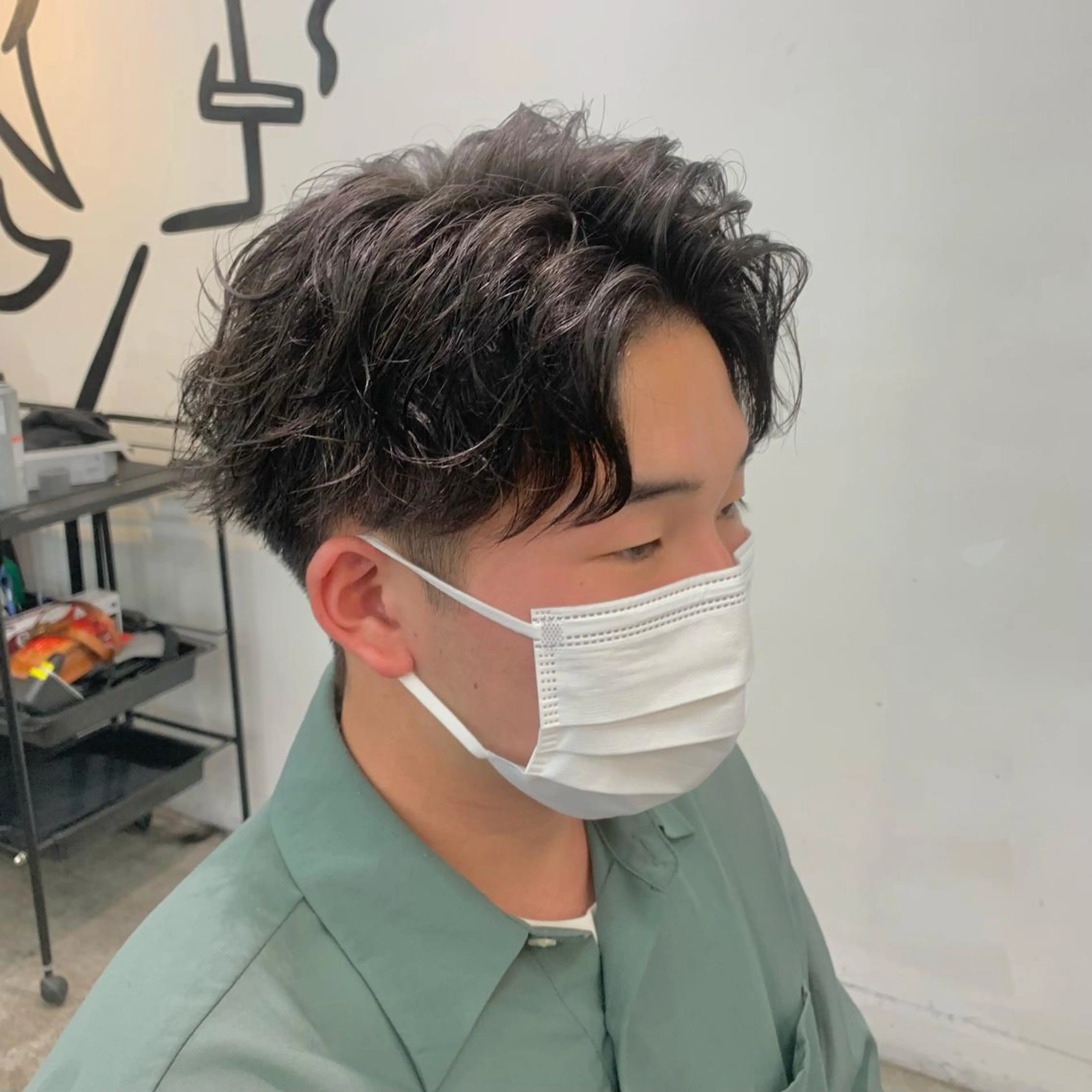 ショート パーマ メンズ センターパート カット パーマ メンズ特化美容師/ 藤戸 椋のヘアスタイル