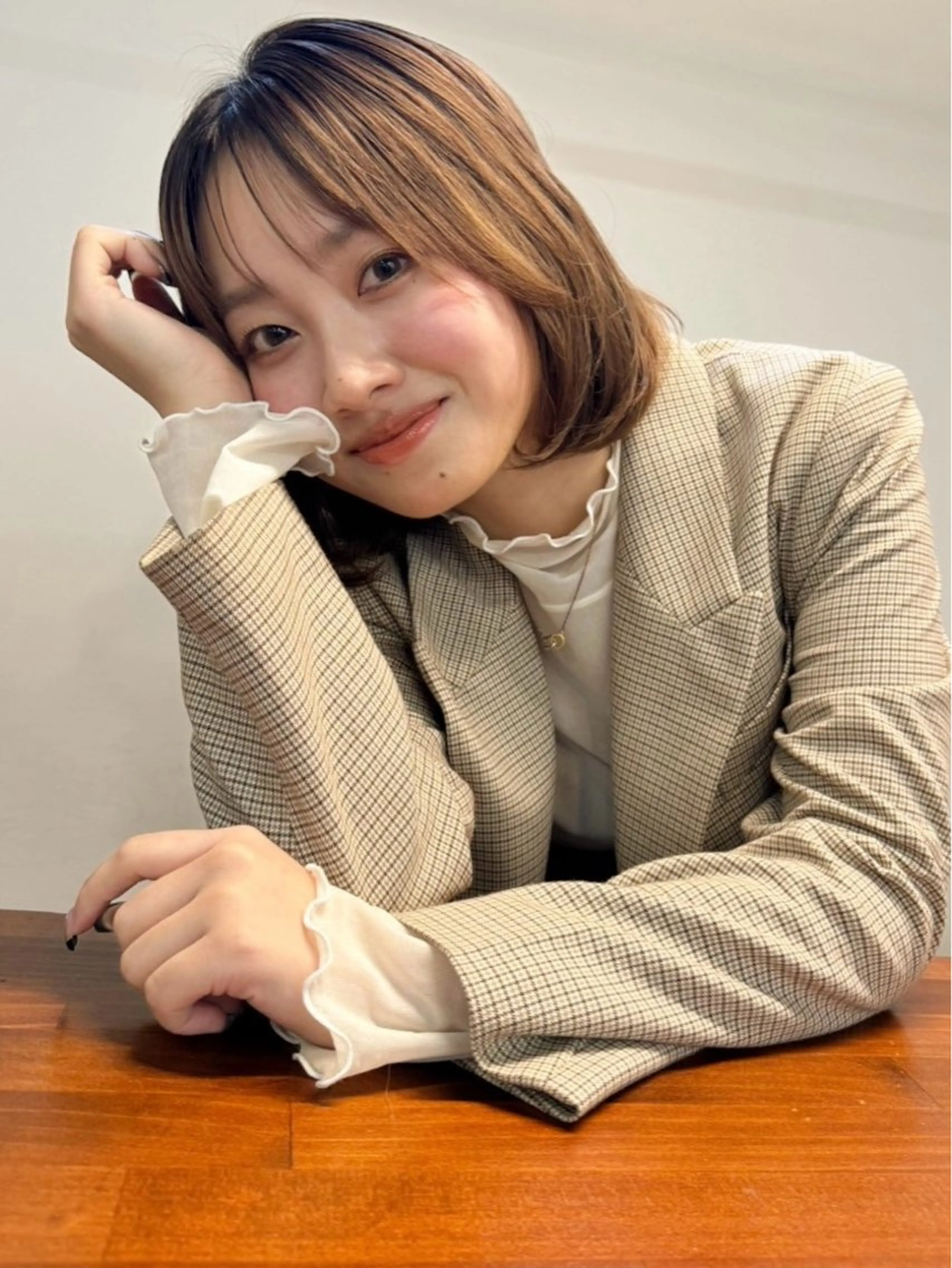 ミディアム Farbe 🤍officialのヘアスタイル