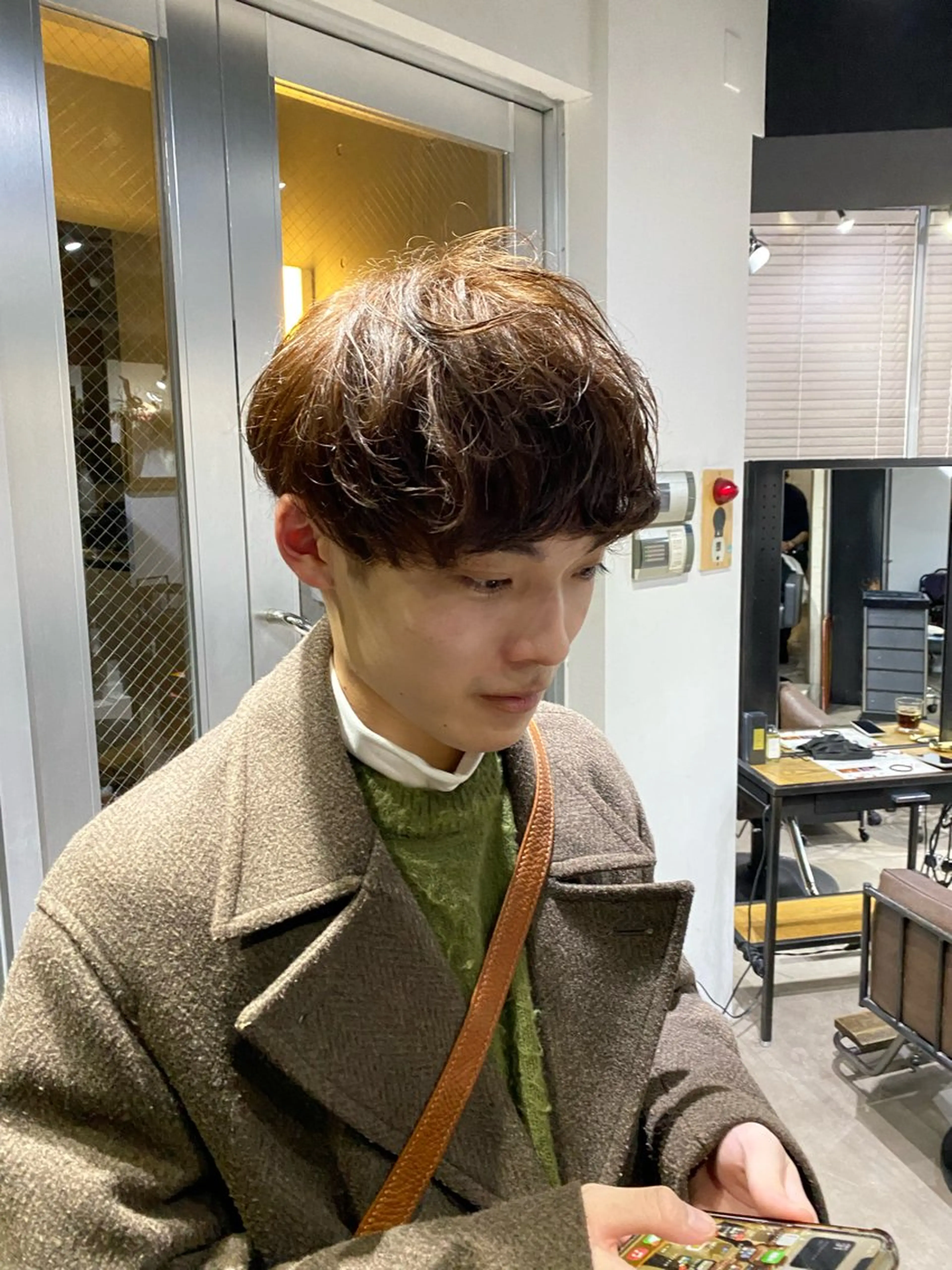 ショート くせ毛 カット 山影✨バレイヤージュ ハイライト✨メンズ◎のヘアスタイル