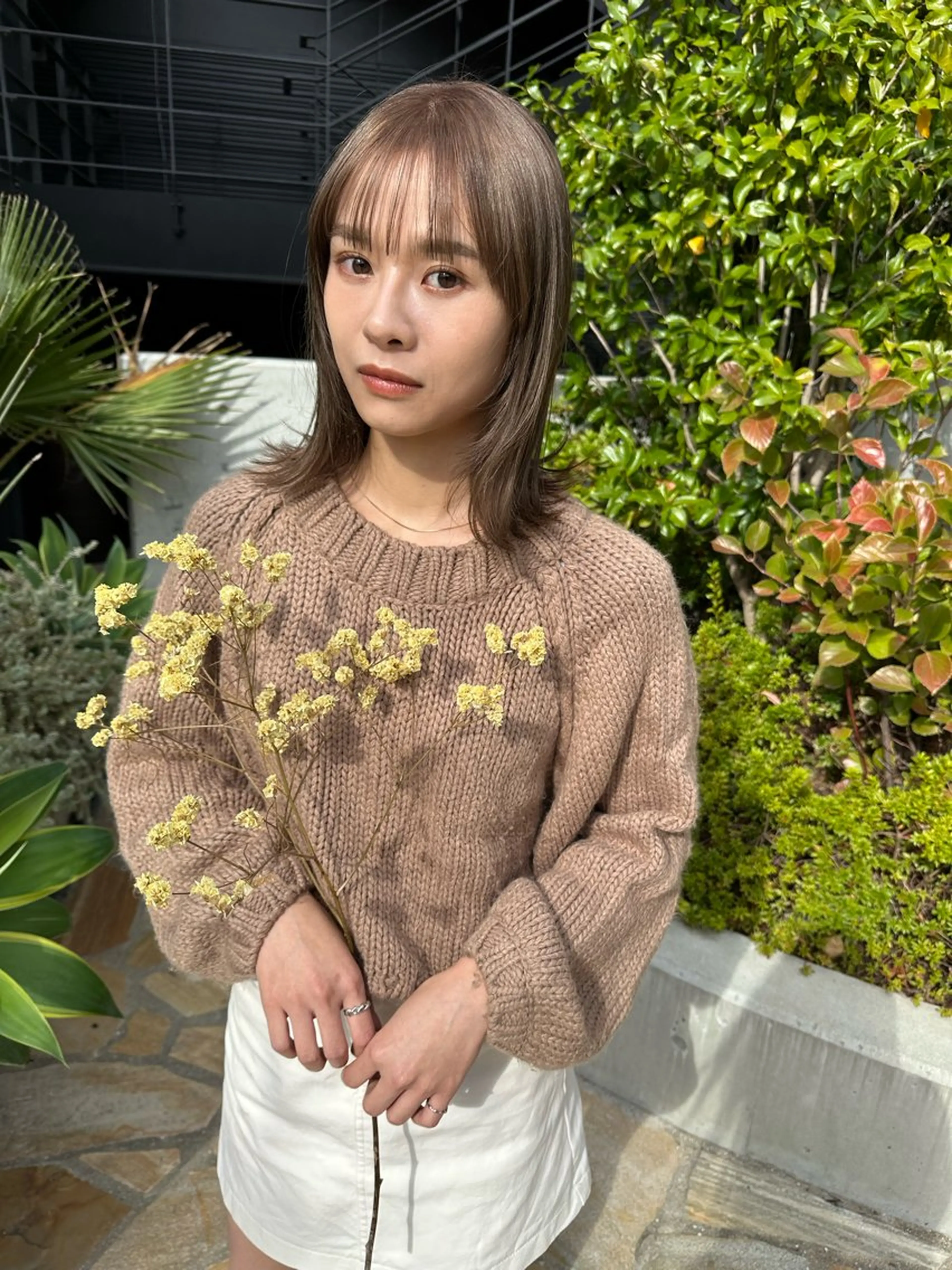 セミロング KAORU オリーブカラーのヘアスタイル