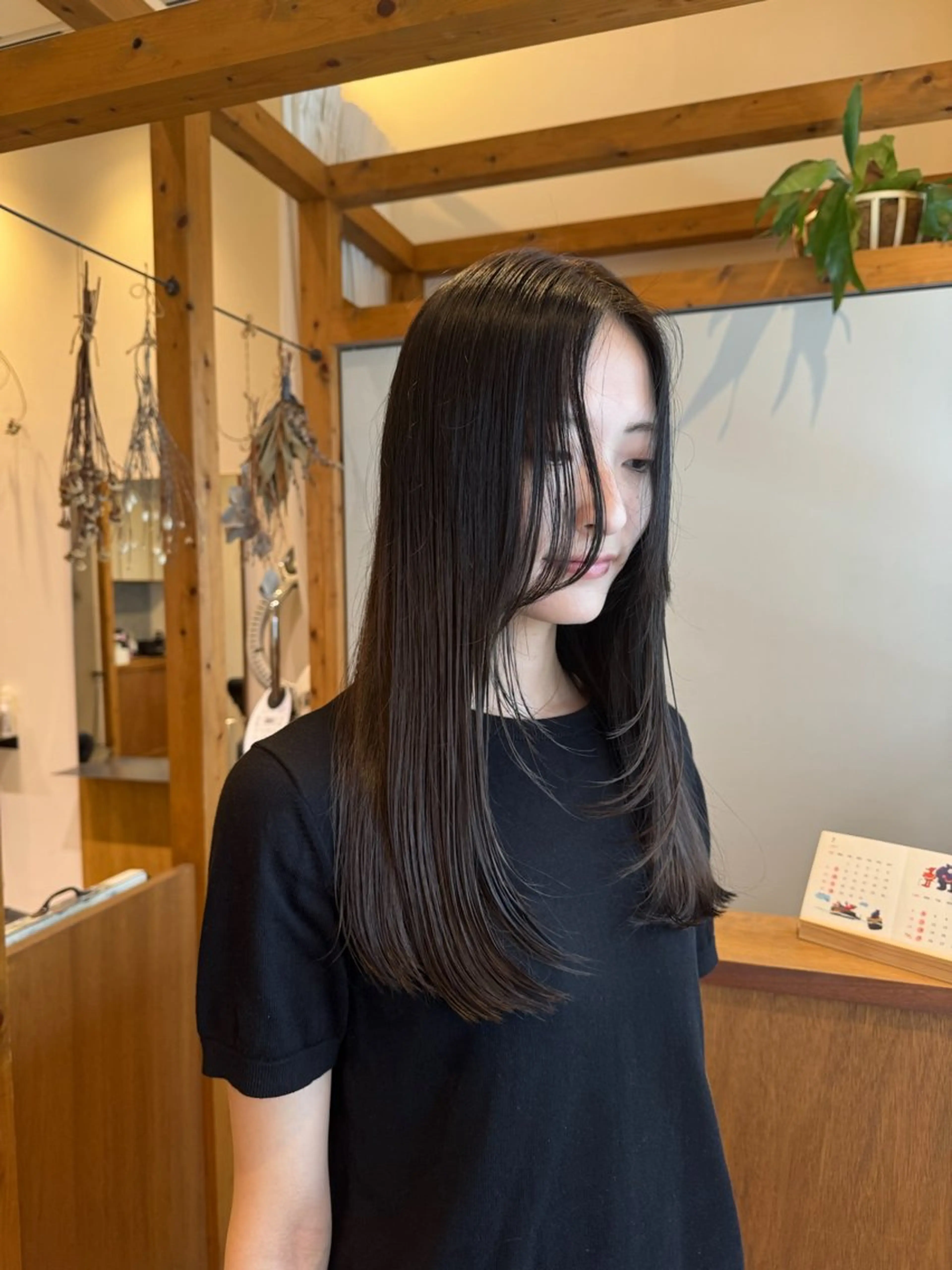 ロング カラー 透明感カラー レイヤーカット カット ヘアカラー トリートメント ENIF　大島 芽生のヘアスタイル
