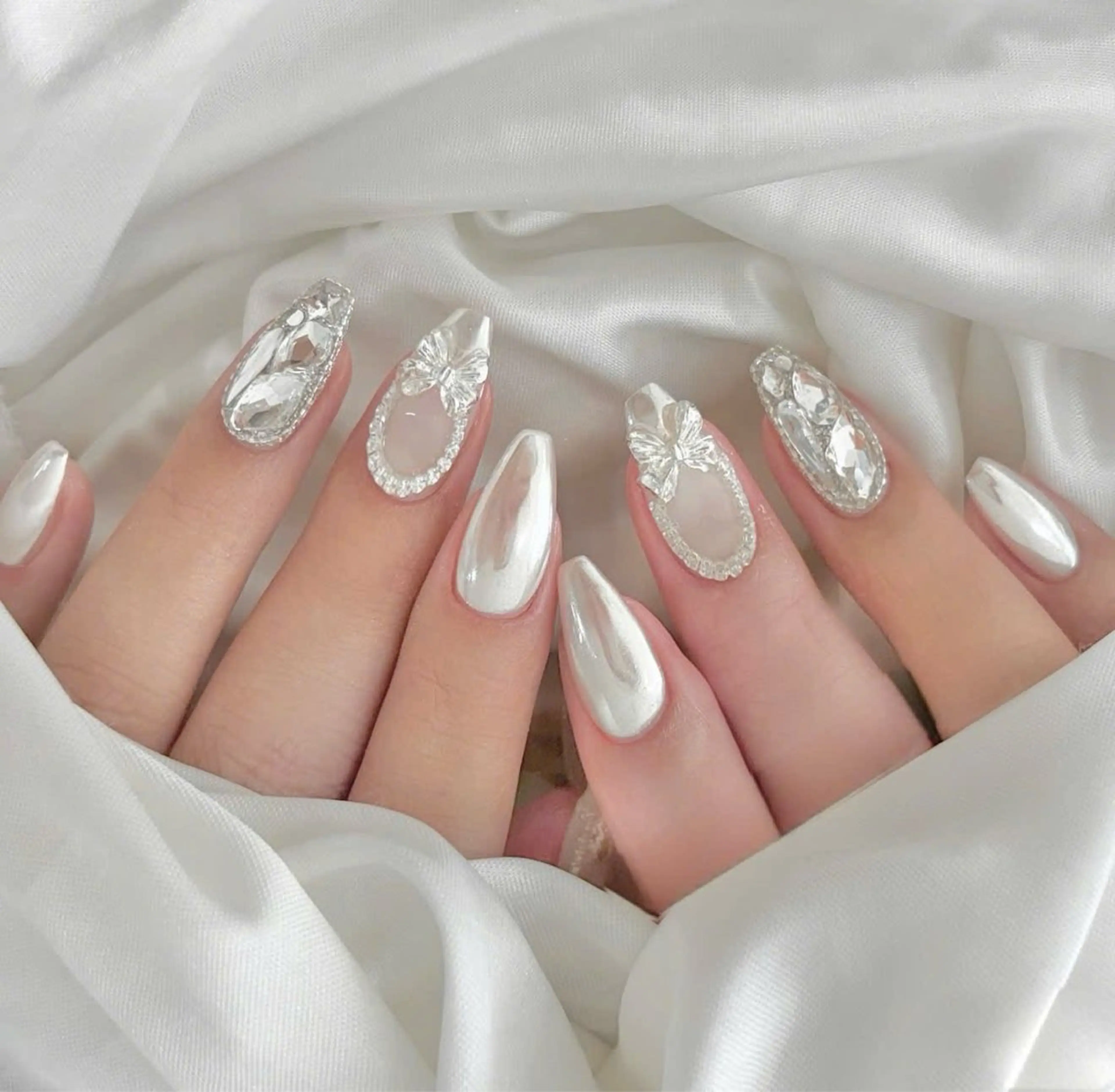 ネイル ボルドー チークネイル 成人式 フレンチネイル グラデーション ハンドネイル LynaOtsuka Nailのネイルデザイン