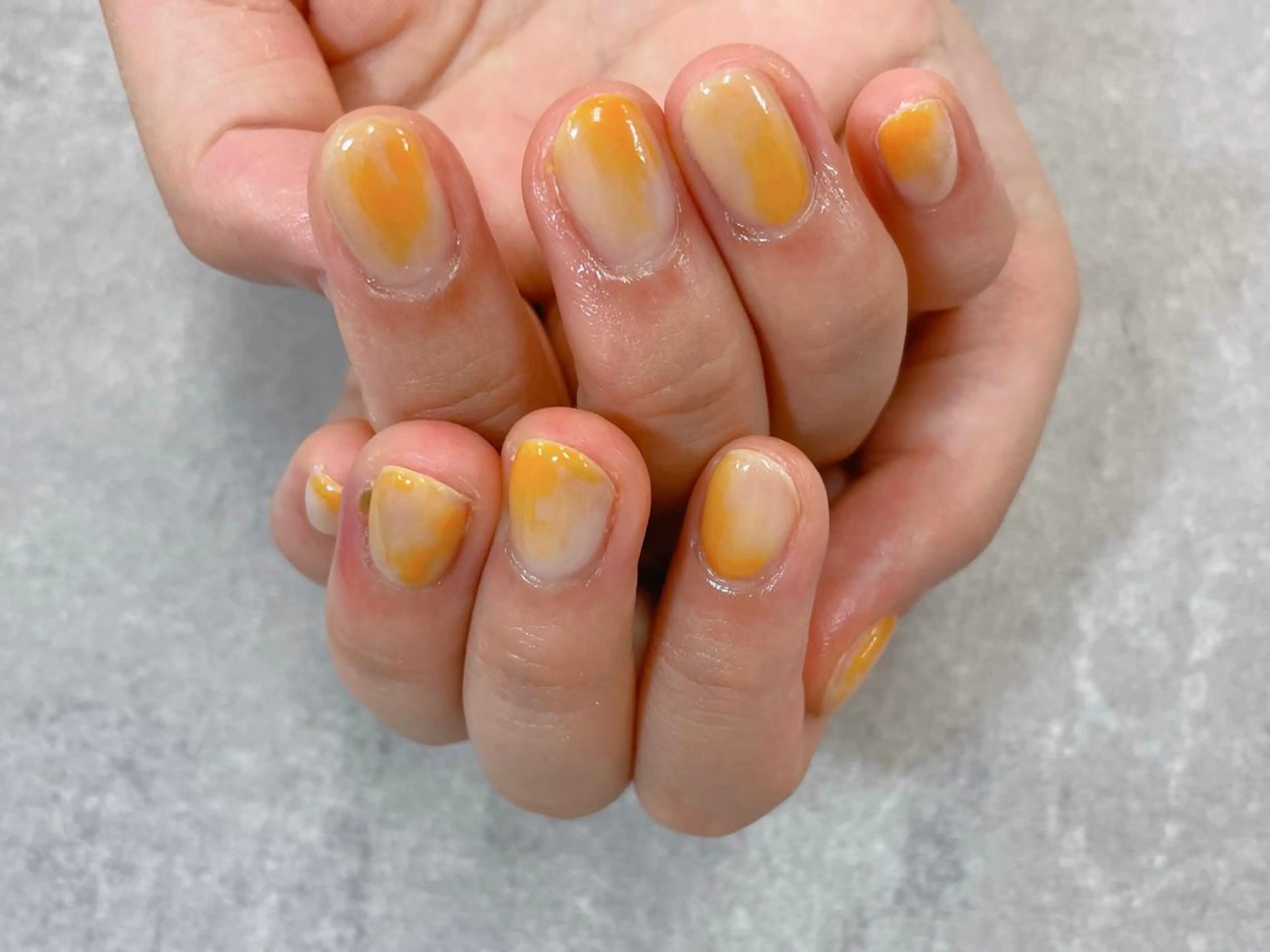 ネイル 大理石ネイル(マーブル) ニュアンスネイル オレンジ ハンドネイル foglia❁﻿. ⌇﻿imamuraのネイルデザイン