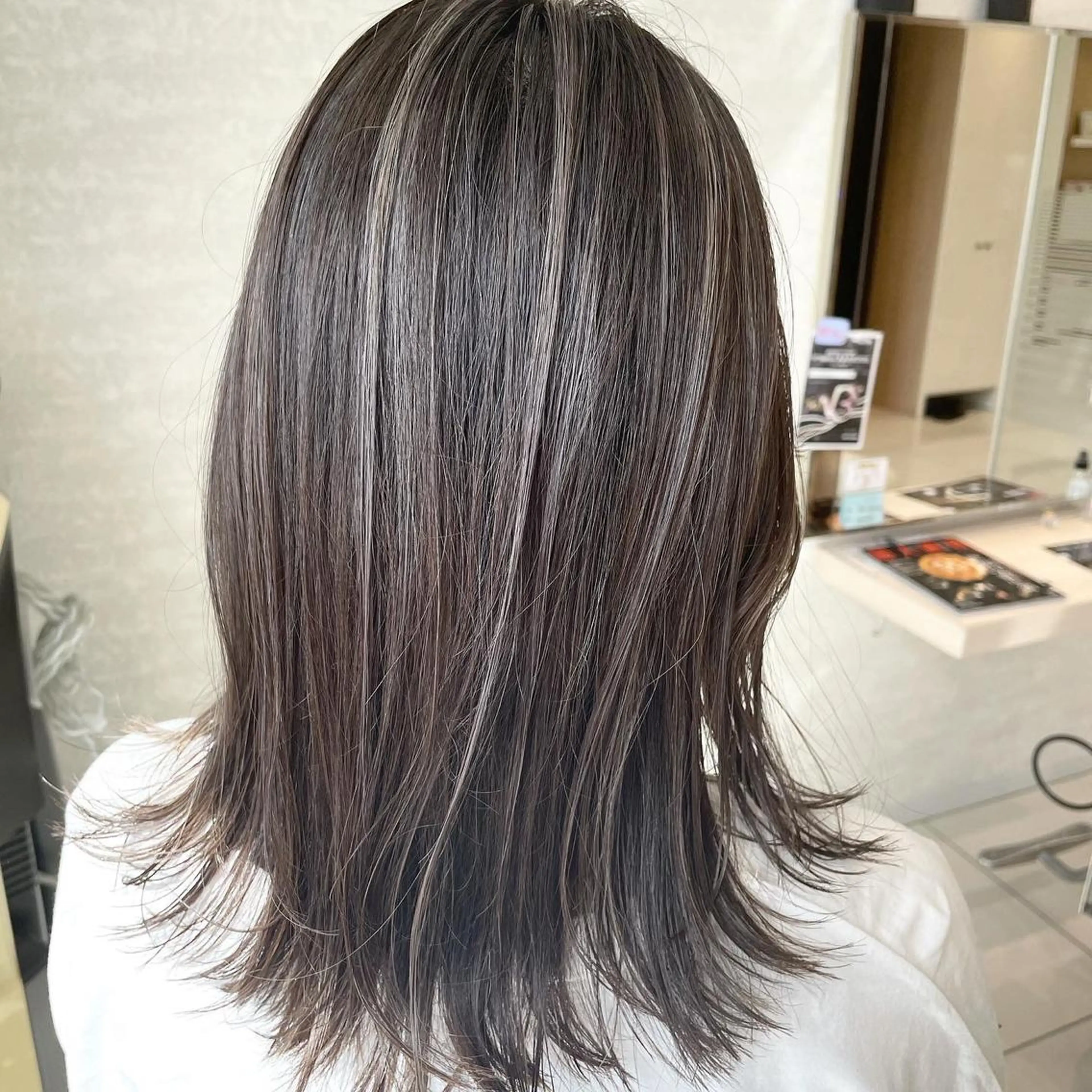 ミディアム カラー ご新規様限定クーポン あります　桂口　烈闘のヘアスタイル