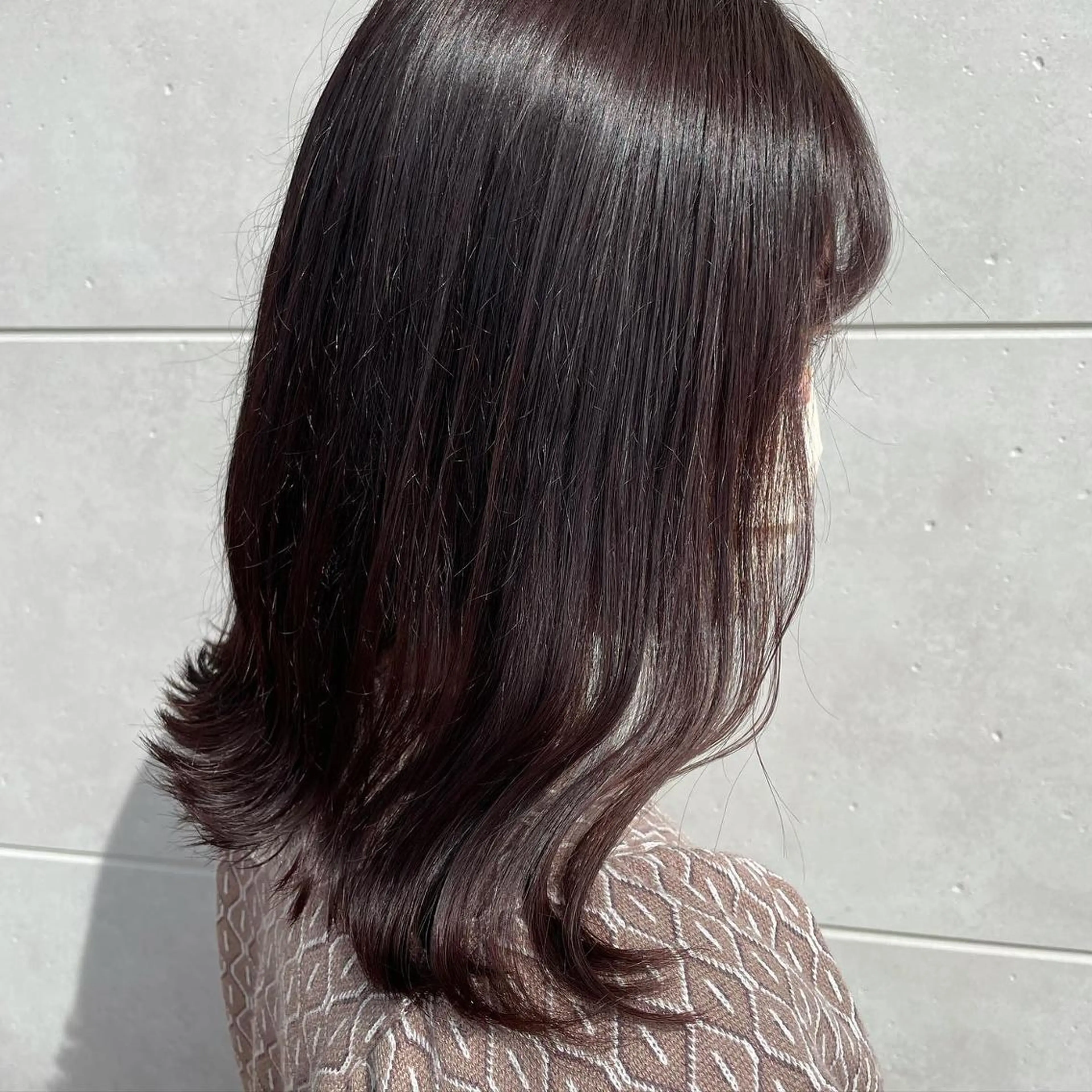 ミディアム カラー パーマ ヘアアレンジ メンズ キッズ マツエク・マツパ 子どものヘアアレンジ ボルドーカラー 外ハネヘア sara 荒井店のヘアスタイル