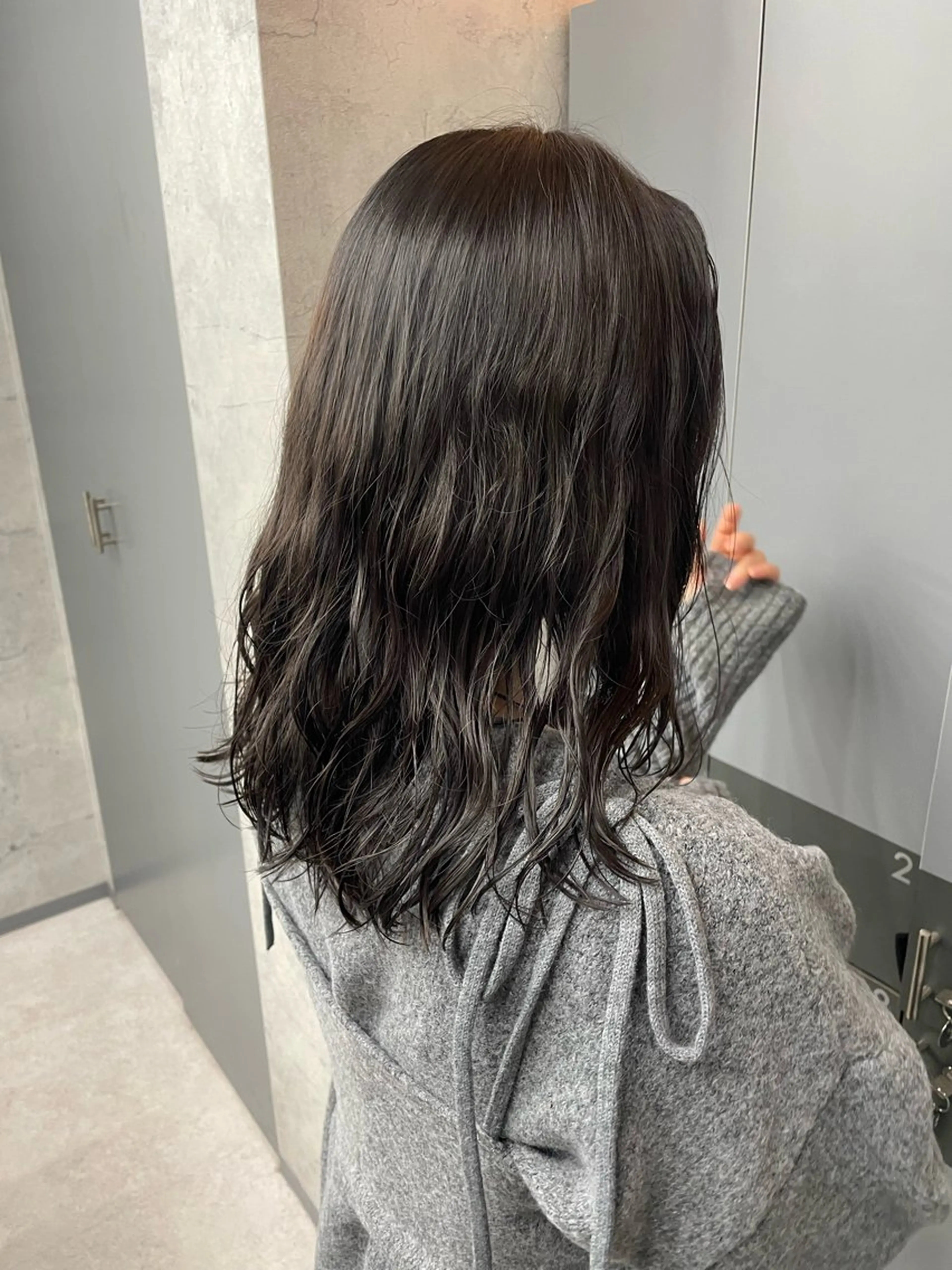 ミディアム パーマ 顔まわり/レイヤー 🌼MIU🌼のヘアスタイル