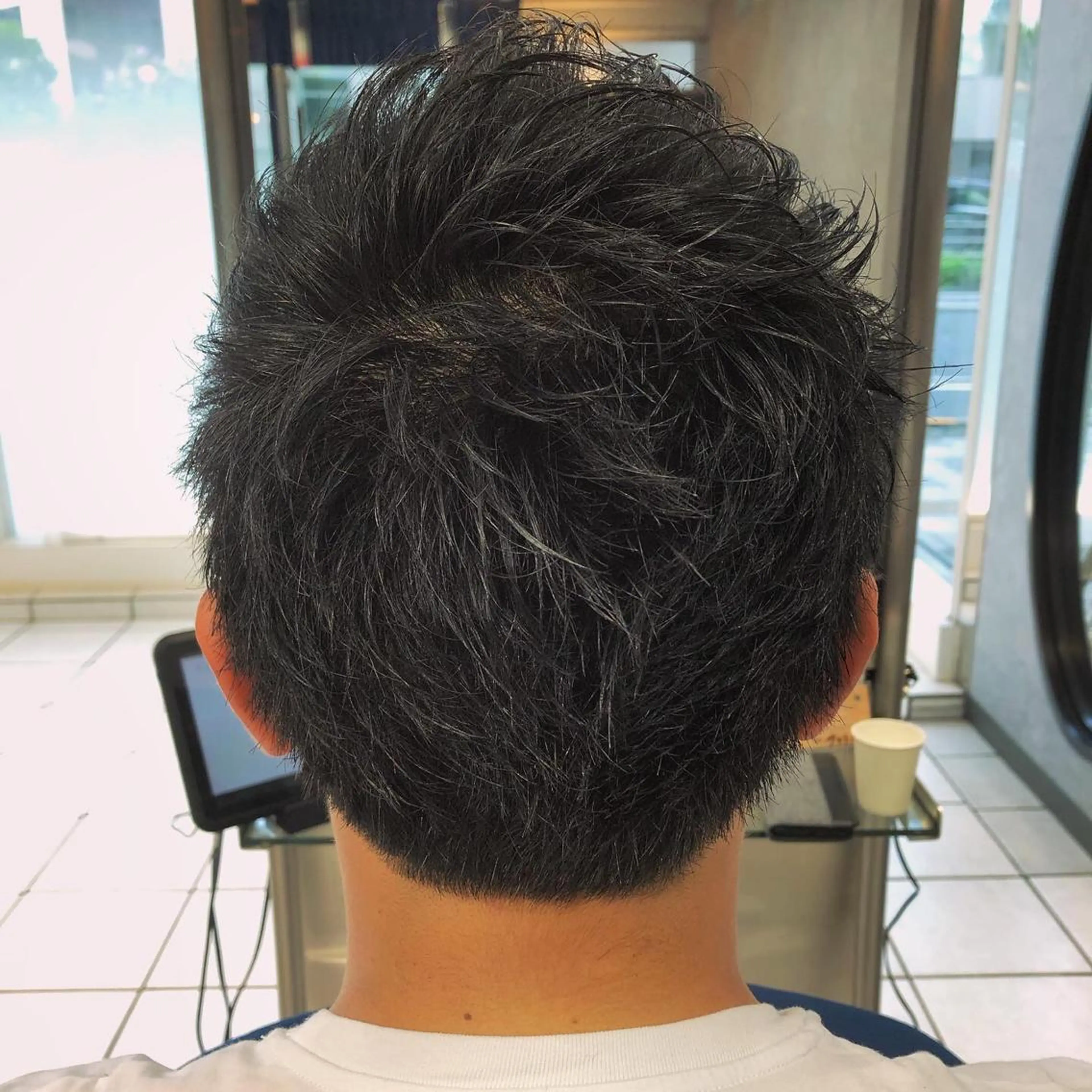 メンズ ハイダメージ毛 縮毛矯正のヘアスタイル