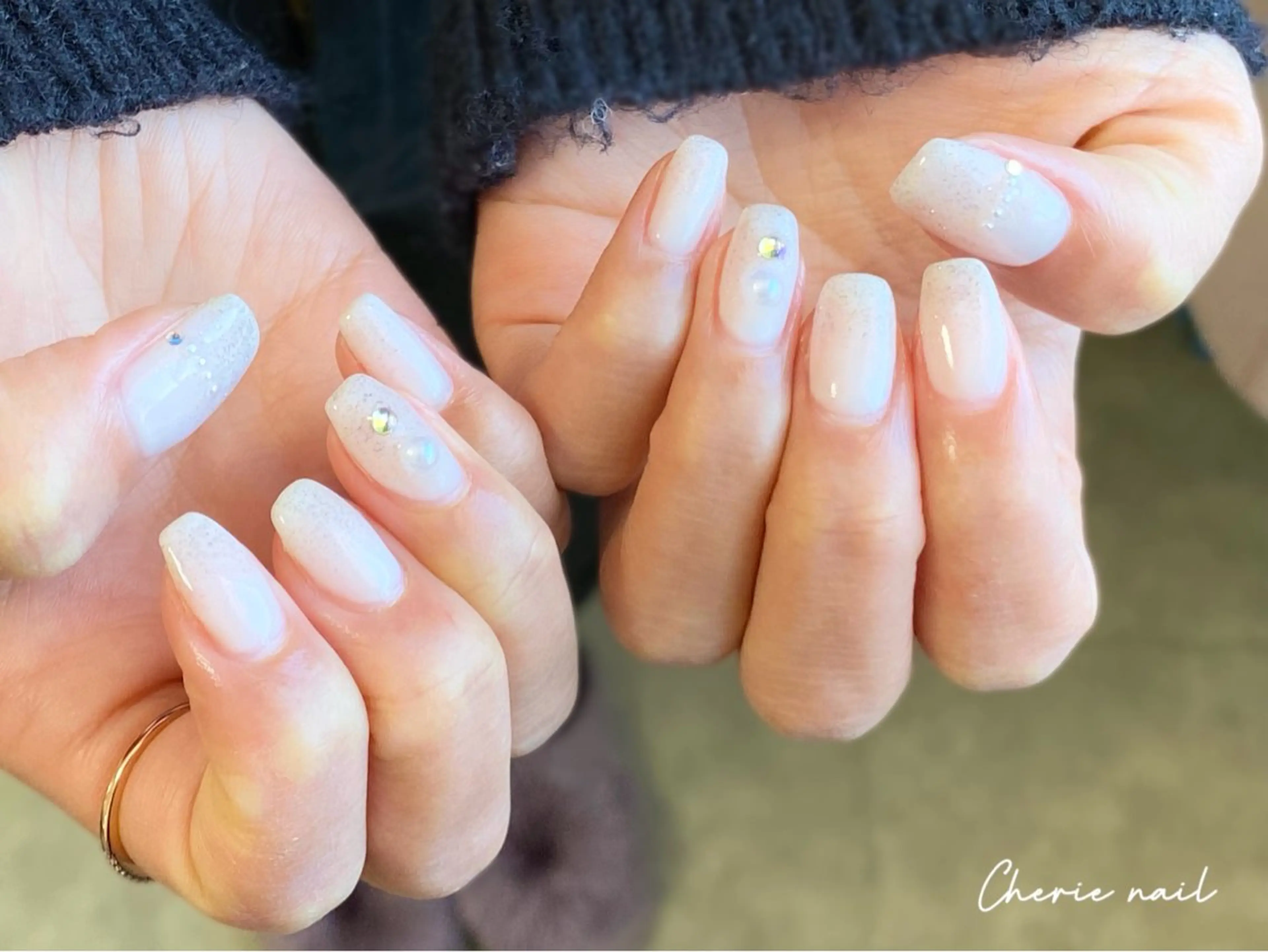 ネイル フラッシュネイル ジェルネイル ラメ(グリッター) ホワイト ハンドネイル Cherienail yunaのネイルデザイン