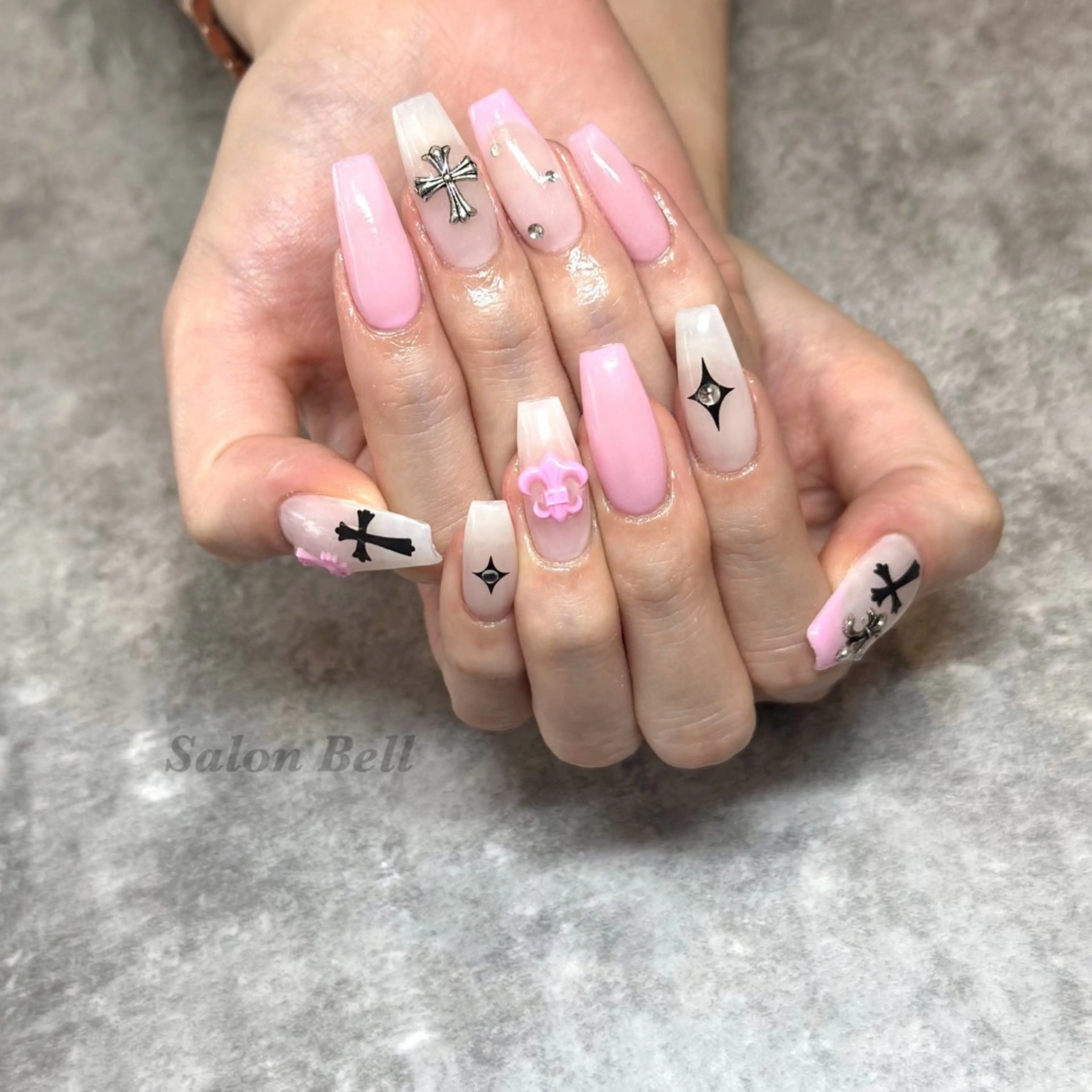 ネイル Bell 富田林店 SAYAKAのネイルデザイン