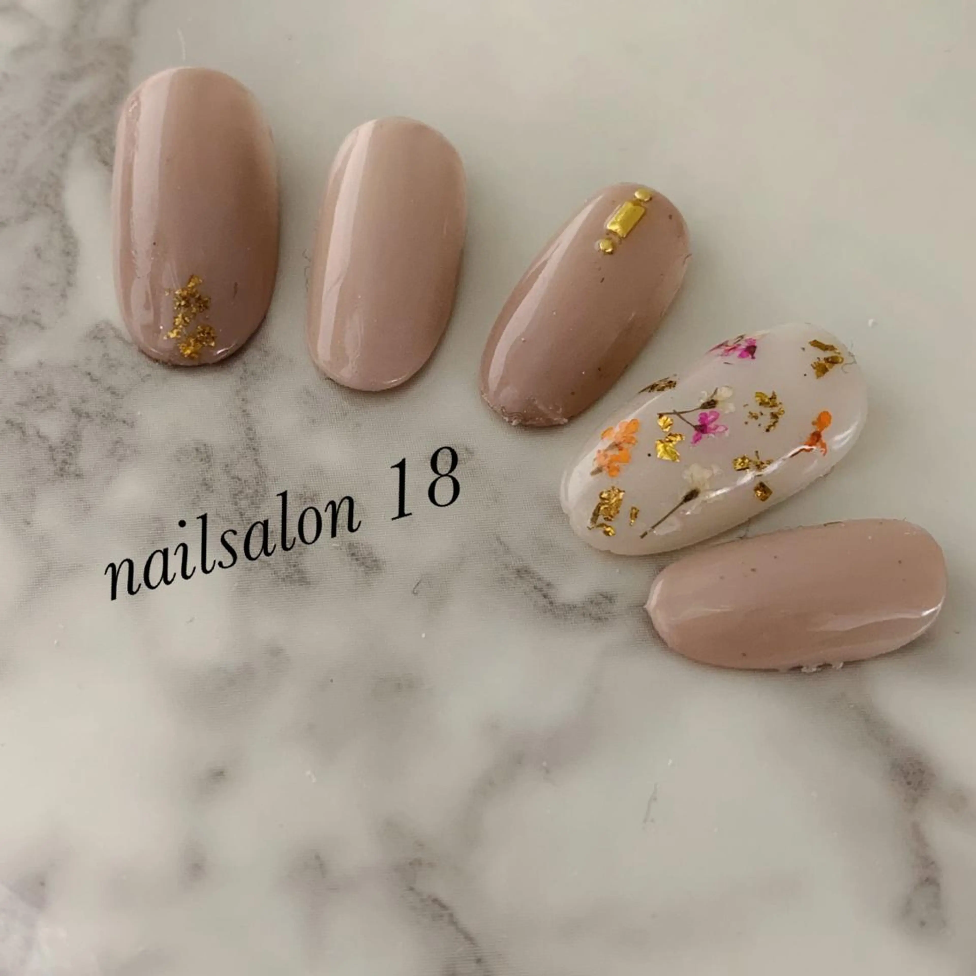 ネイル ハンドネイル nail salon 18.のネイルデザイン