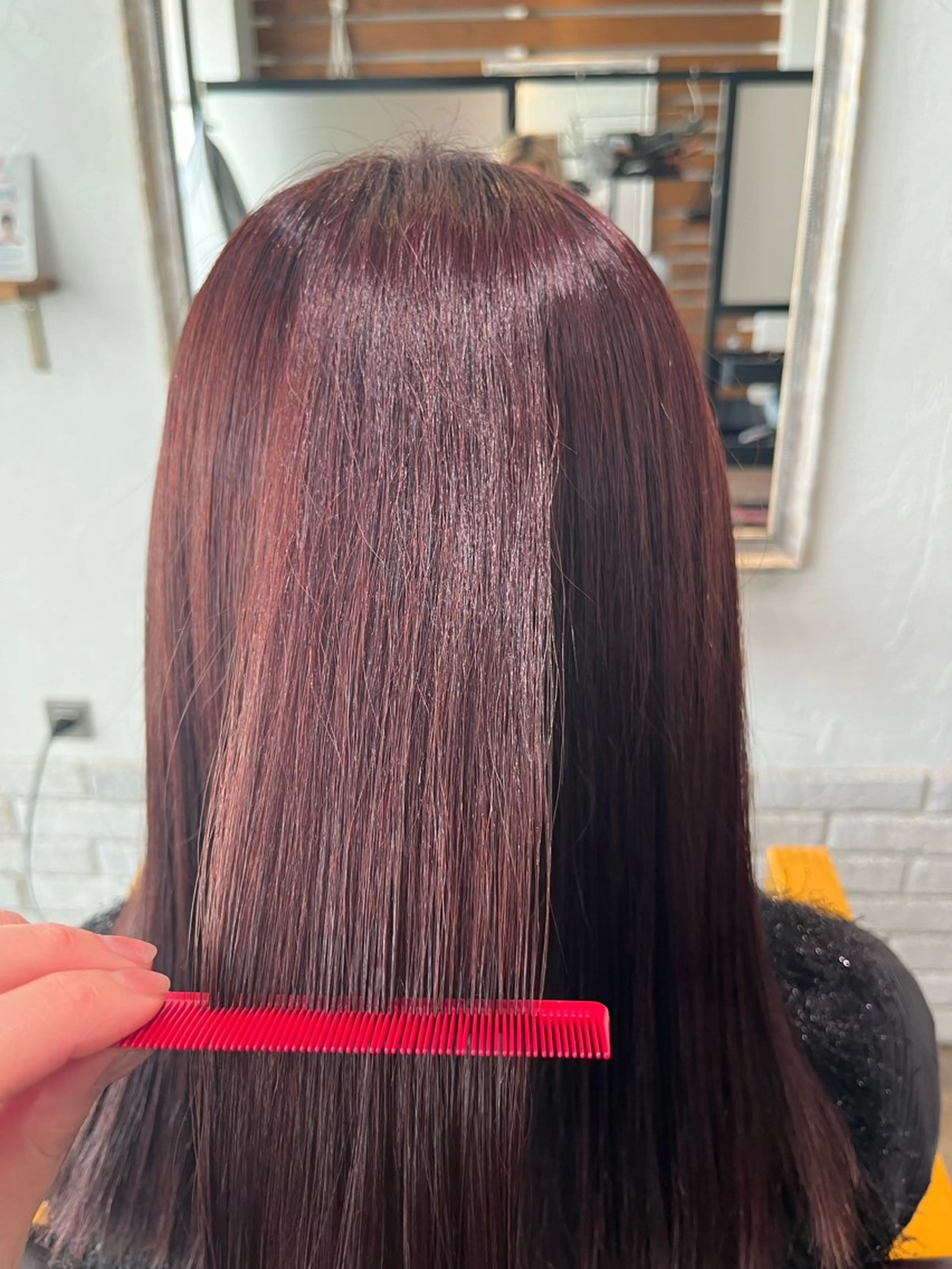 セミロング レッドブラウン カット ヘアカラー loup yunaのヘアスタイル