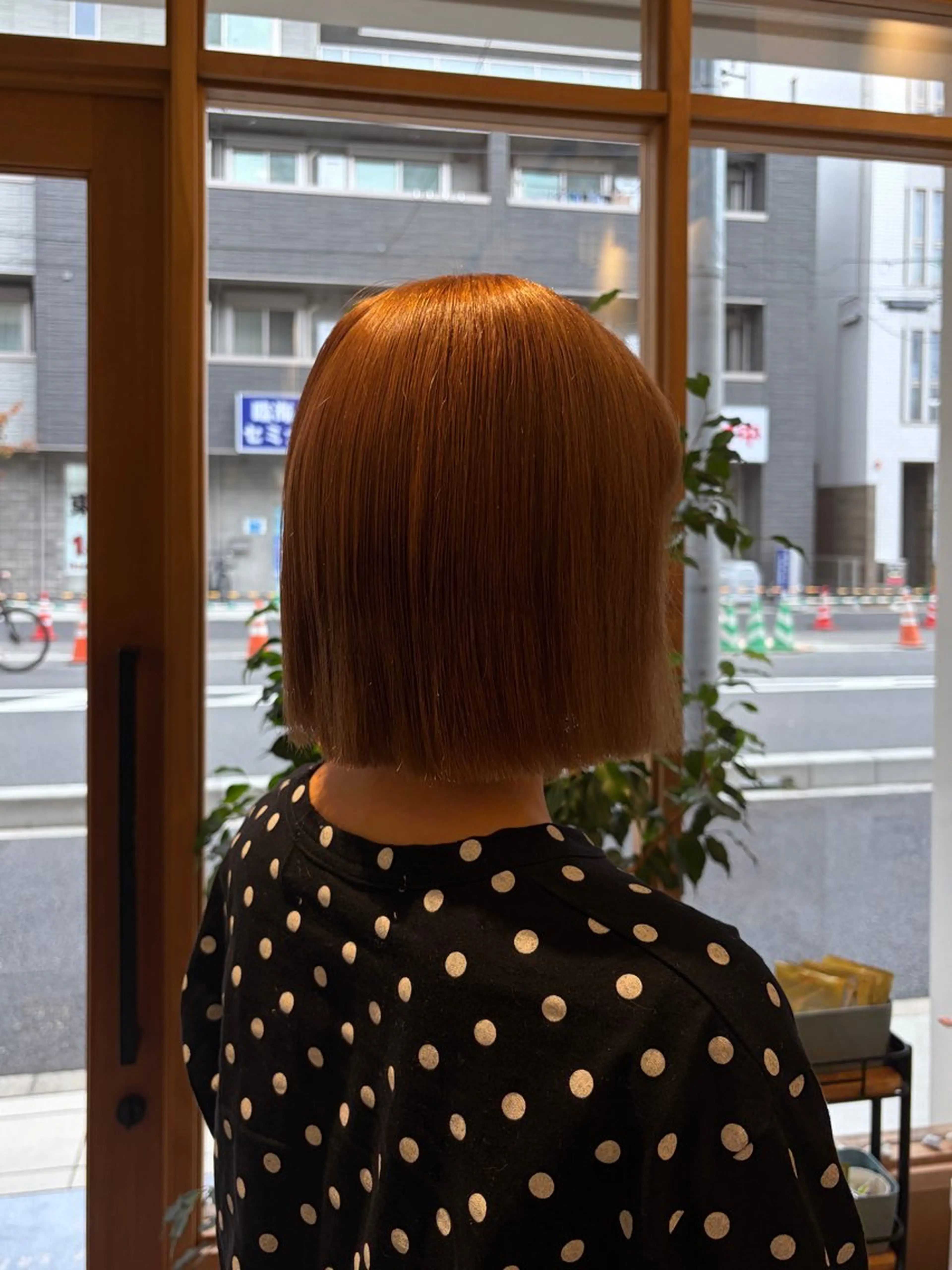 カラー 荒井 茉凜のヘアスタイル