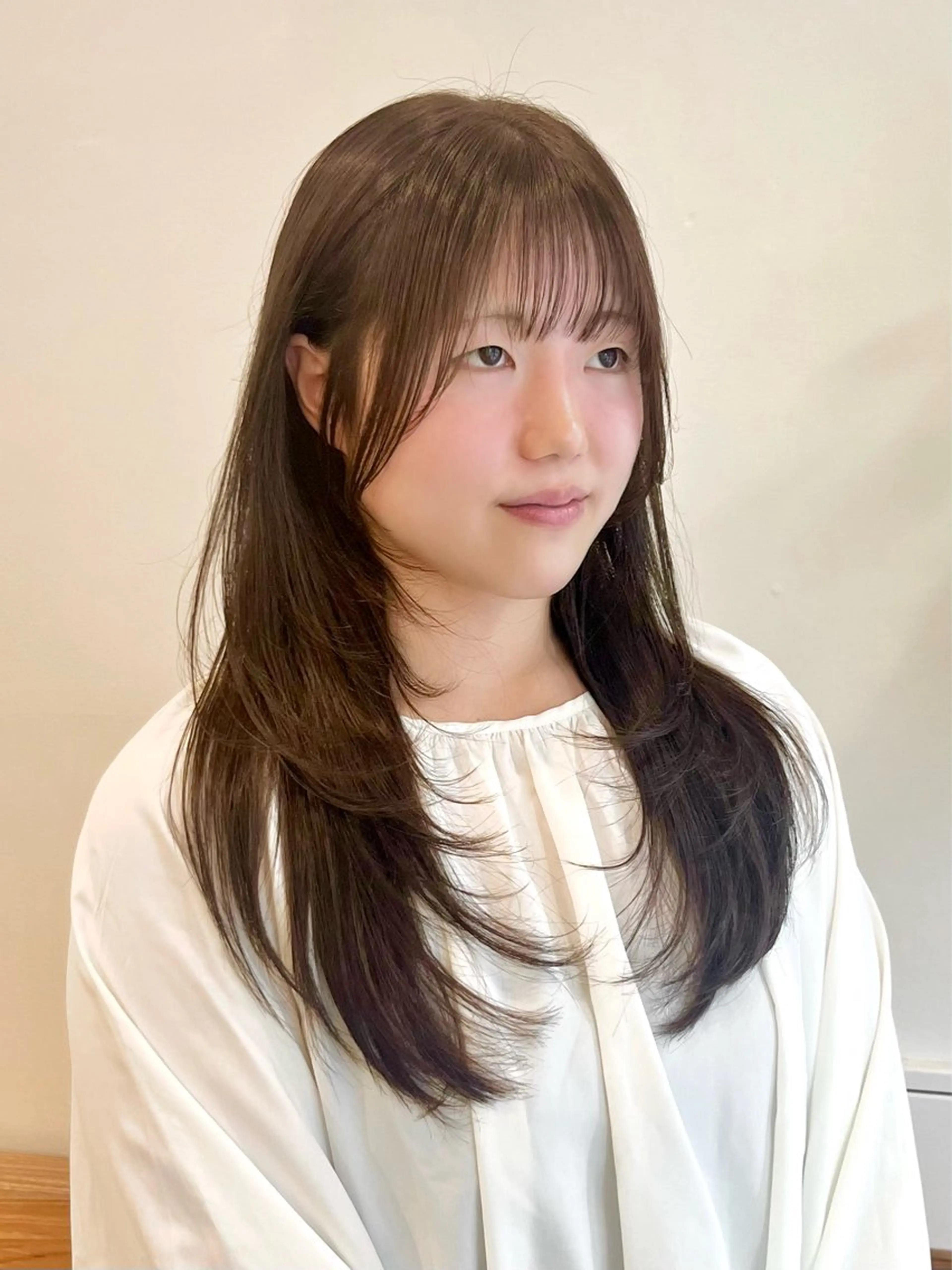 ロング カラー グレージュ くびれヘア 顔まわりレイヤー 韓国風ヘア レイヤーカット カット ヘアカラー i.Ehime所属・i.Ehime💫 齋藤  あつきのヘアスタイル