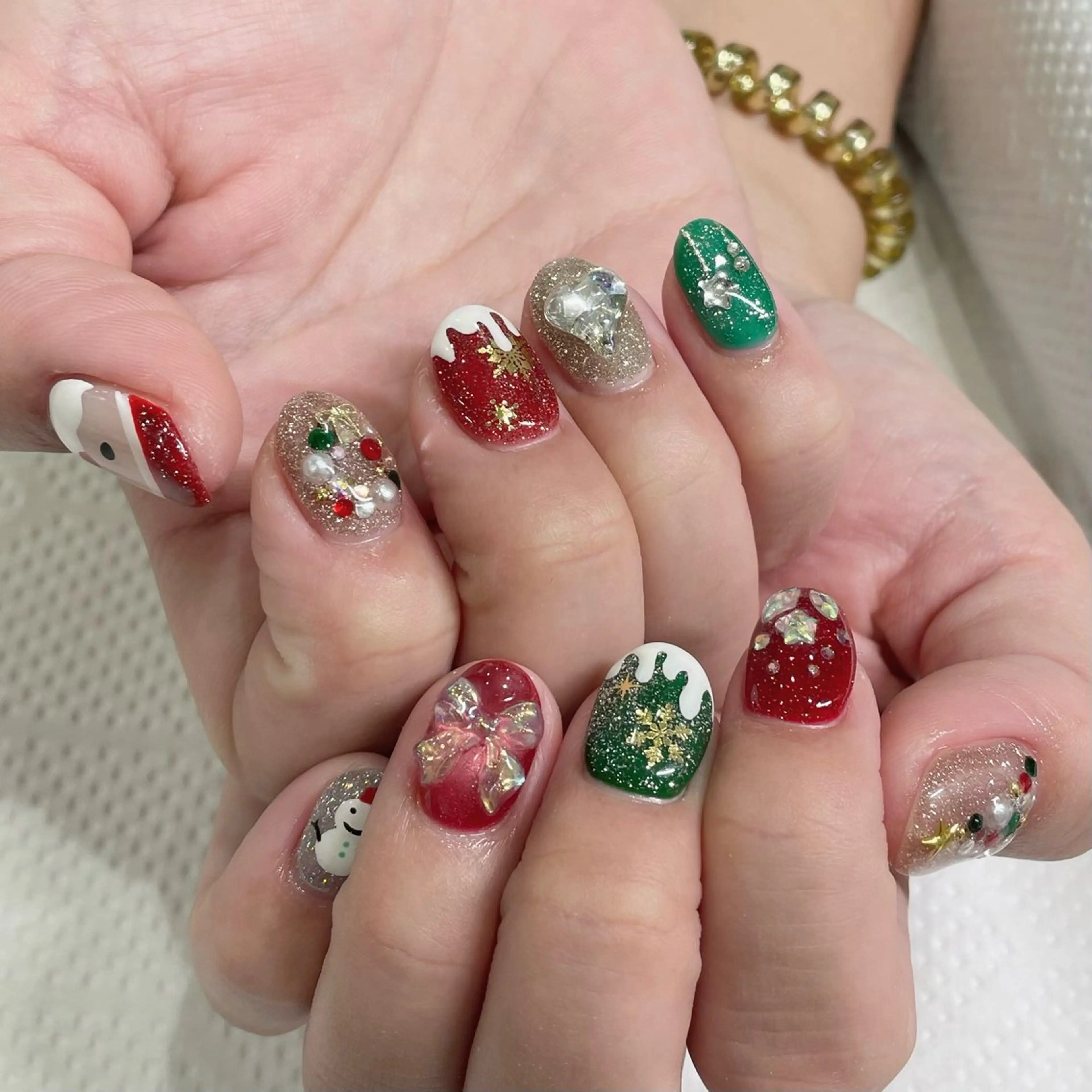 ネイル キラキラネイル 冬ネイル クリスマス ハンドネイル Ricnail☾ ayanoのネイルデザイン