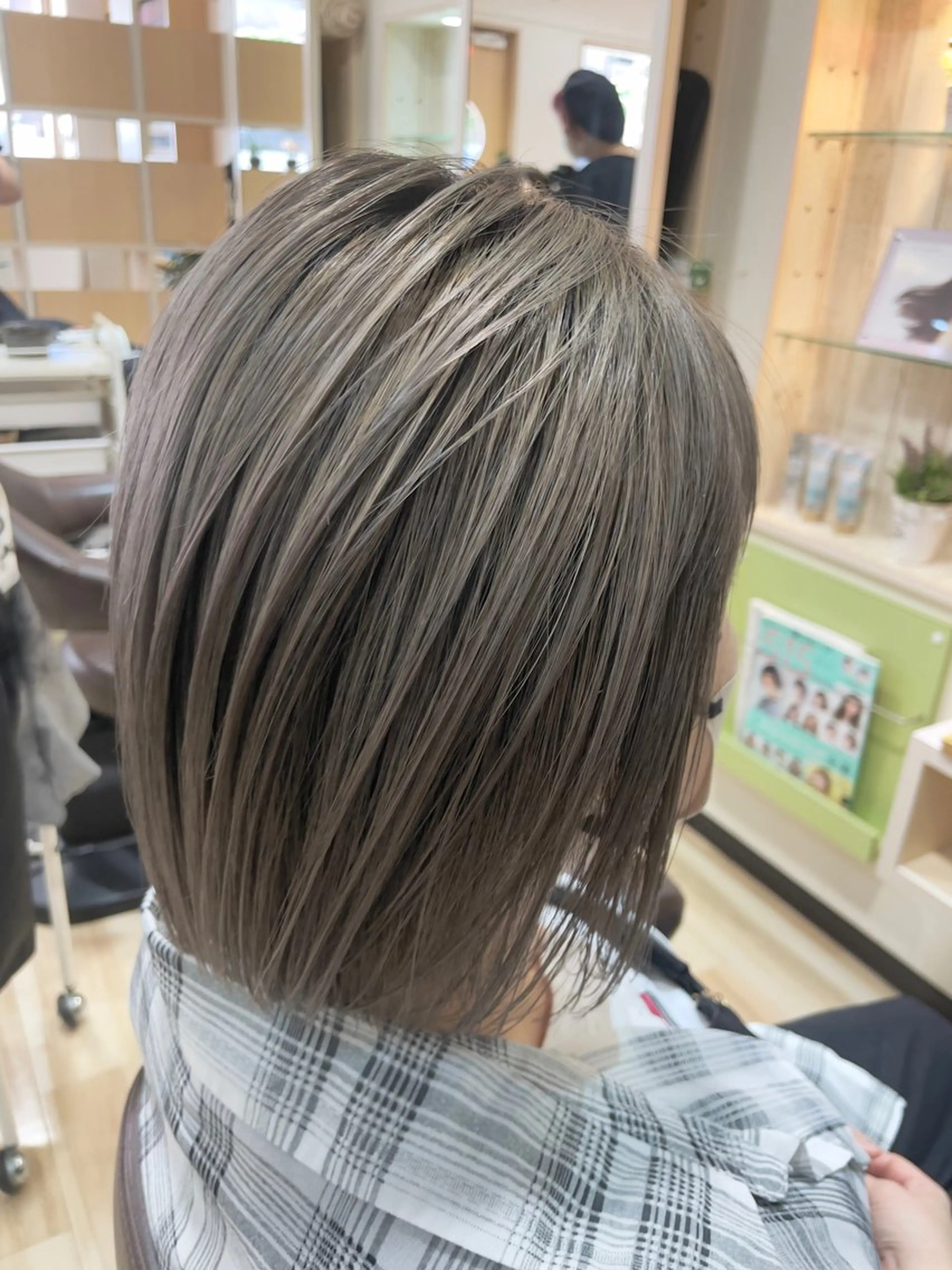 ショート カラー バレイヤージュ ブリーチ デザインカラー レイヤーカット 🌈派手髪ハイトーン 🌈鈴木亮太🌈のヘアスタイル