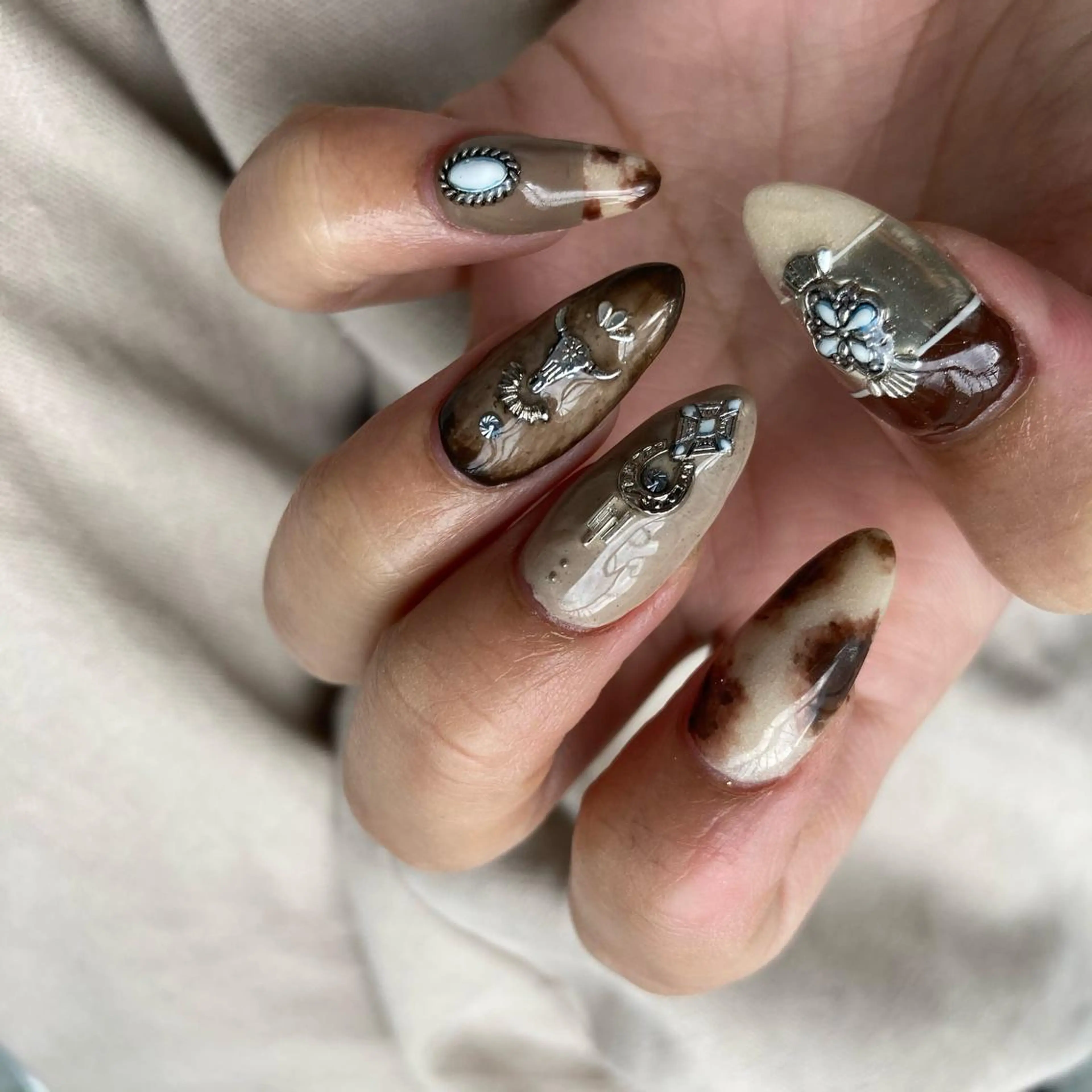 ネイル crestnail所属・小林 束紗のネイルデザイン