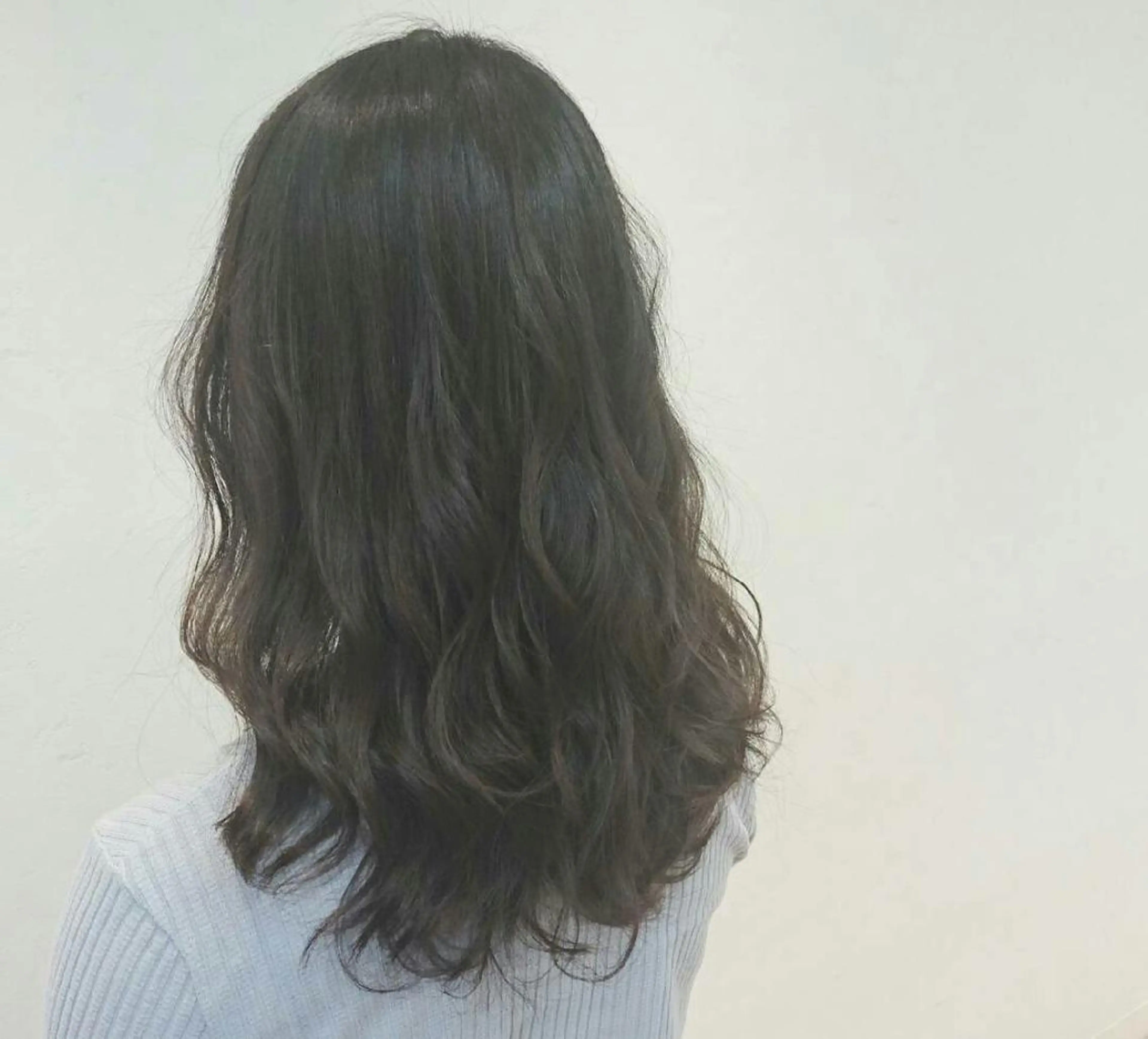 ロング 透明感ハイライト◎ 伊藤夏海のヘアスタイル