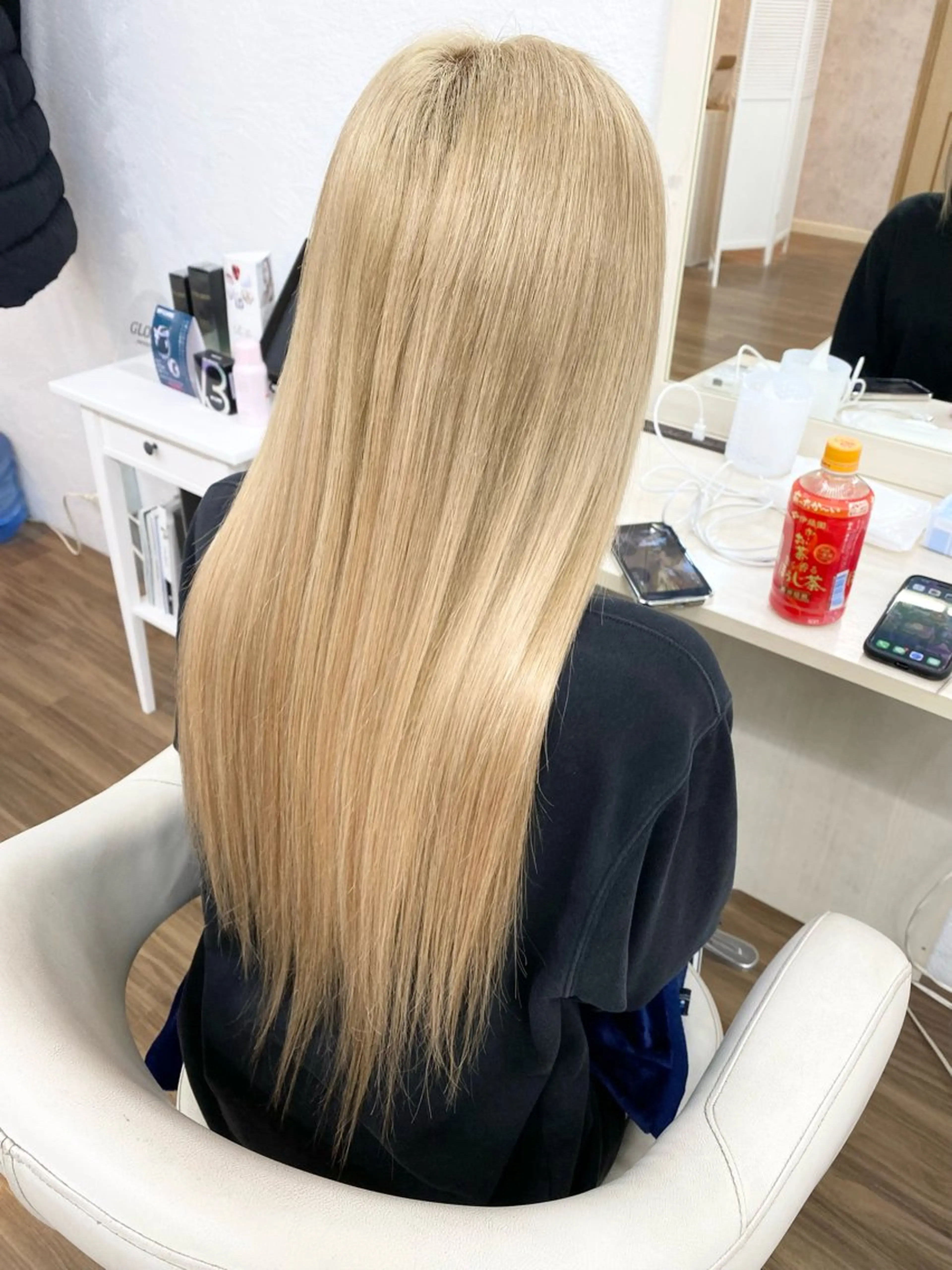 セミロング カラー ブリーチ ハイトーンカラー エクステ トリートメント GLOSS♡ ヤマガミコウジのヘアスタイル