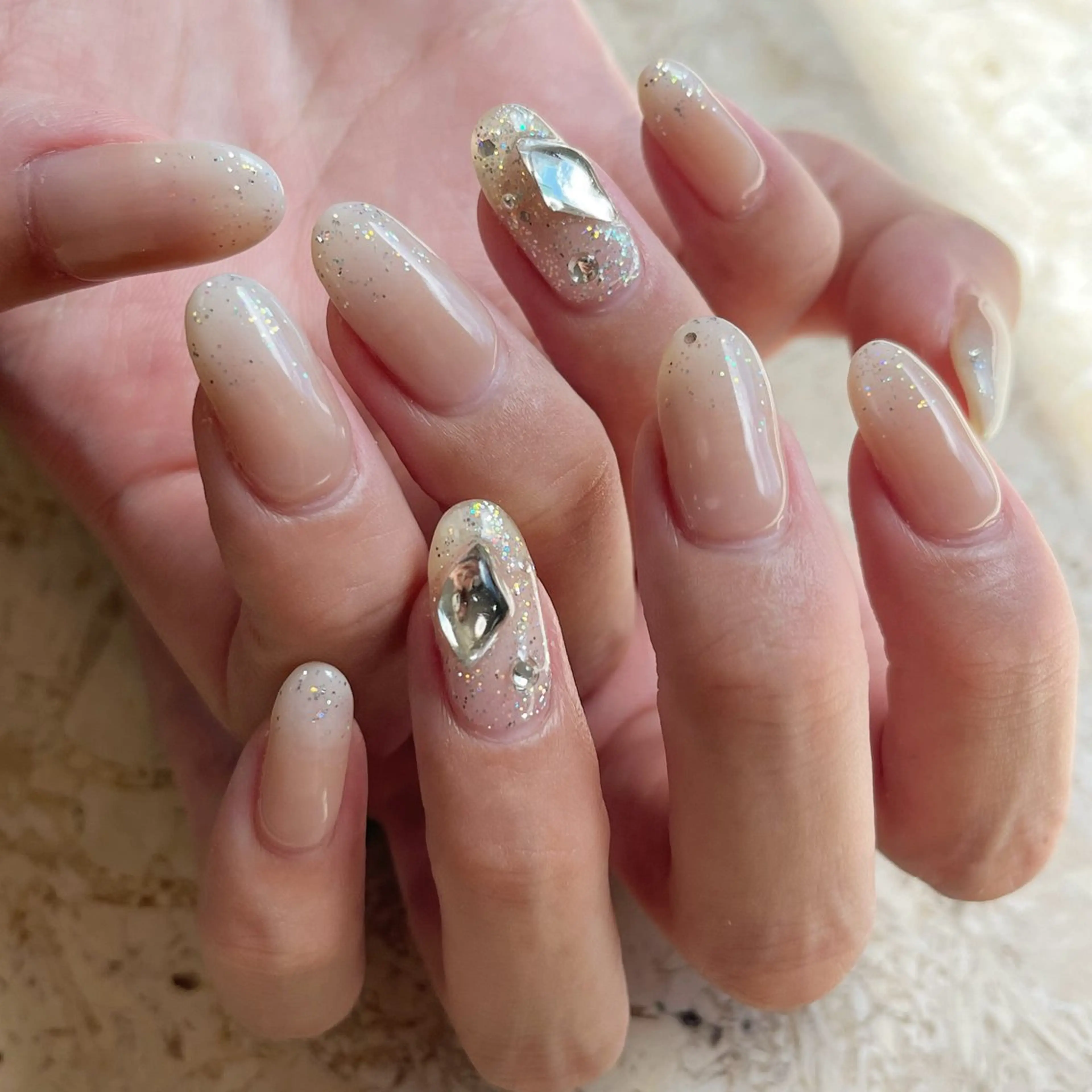 ネイル ハンドネイル フットネイル mieux IZUMiのネイルデザイン