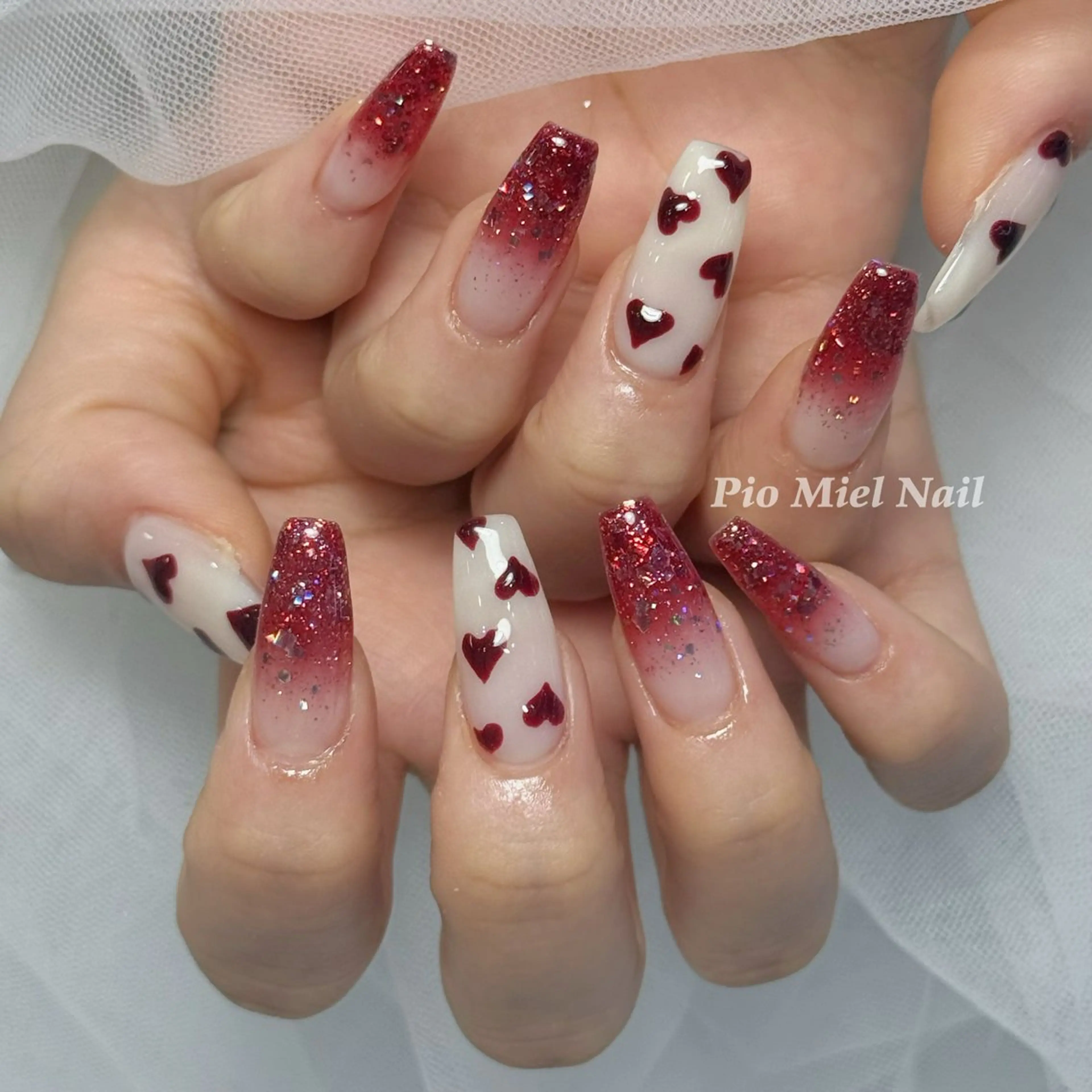 ネイル アートネイル ボルドー ガーリー グラデーション ハート ハンドネイル HANA 長さだしのネイルデザイン