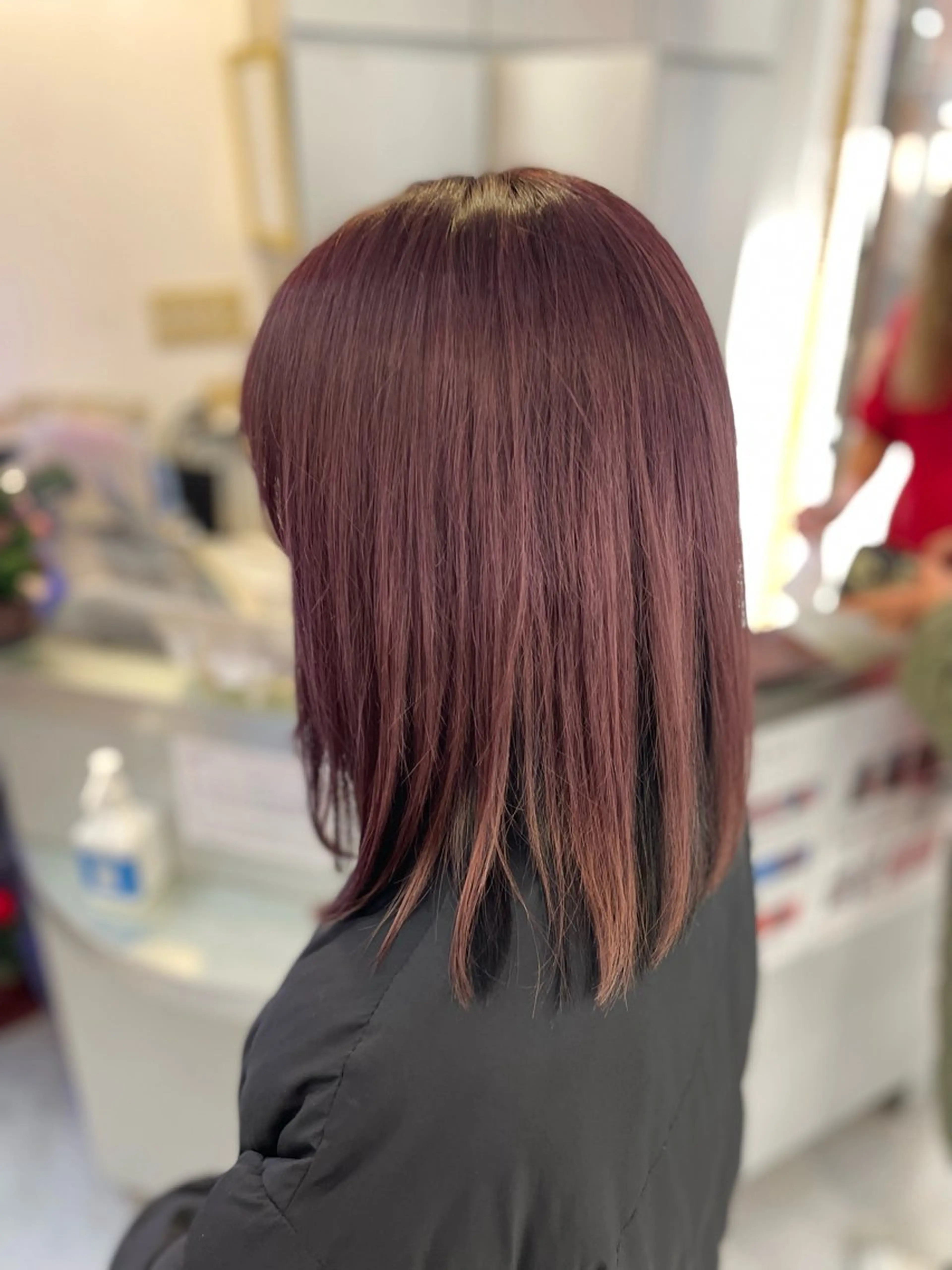 カラー 黒髪 ピンクカラー カラリスト所属・皆川 惇勇のヘアスタイル