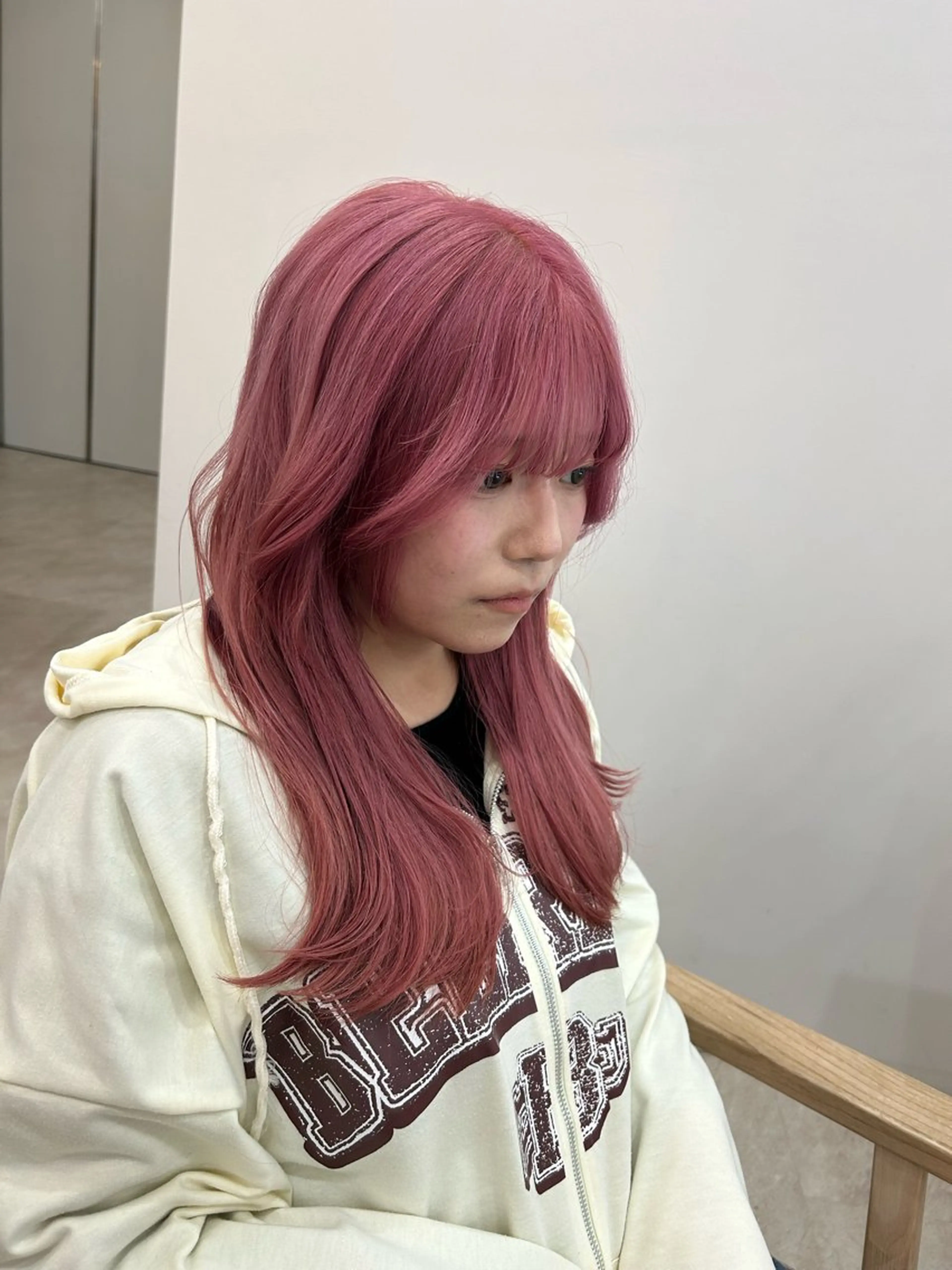 セミロング 韓国風カラー ピンクラベンダー 韓国風ヘア レイヤーカット 加藤 大雅のヘアスタイル