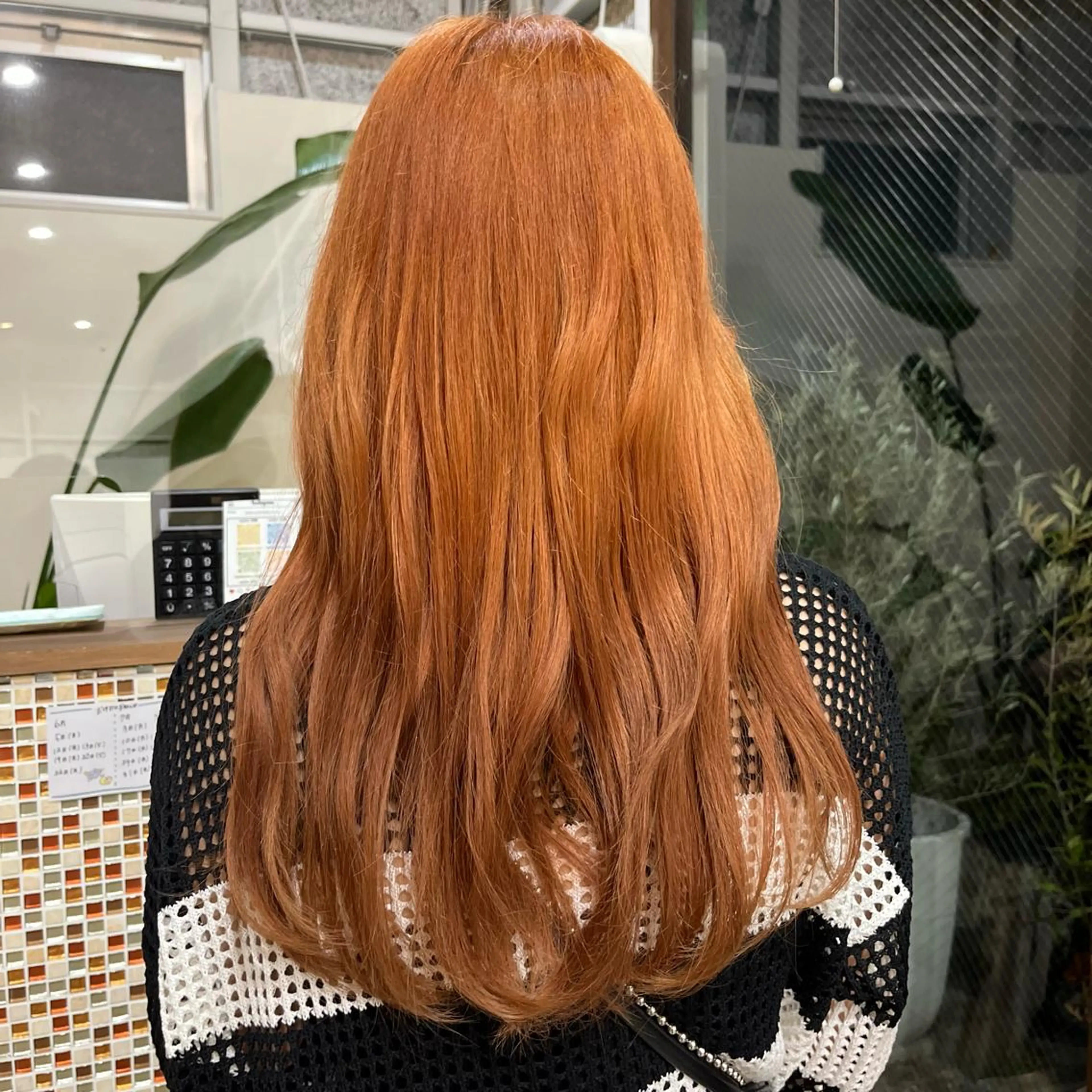 ロング カラー ブリーチ オレンジ 中村 友香のヘアスタイル
