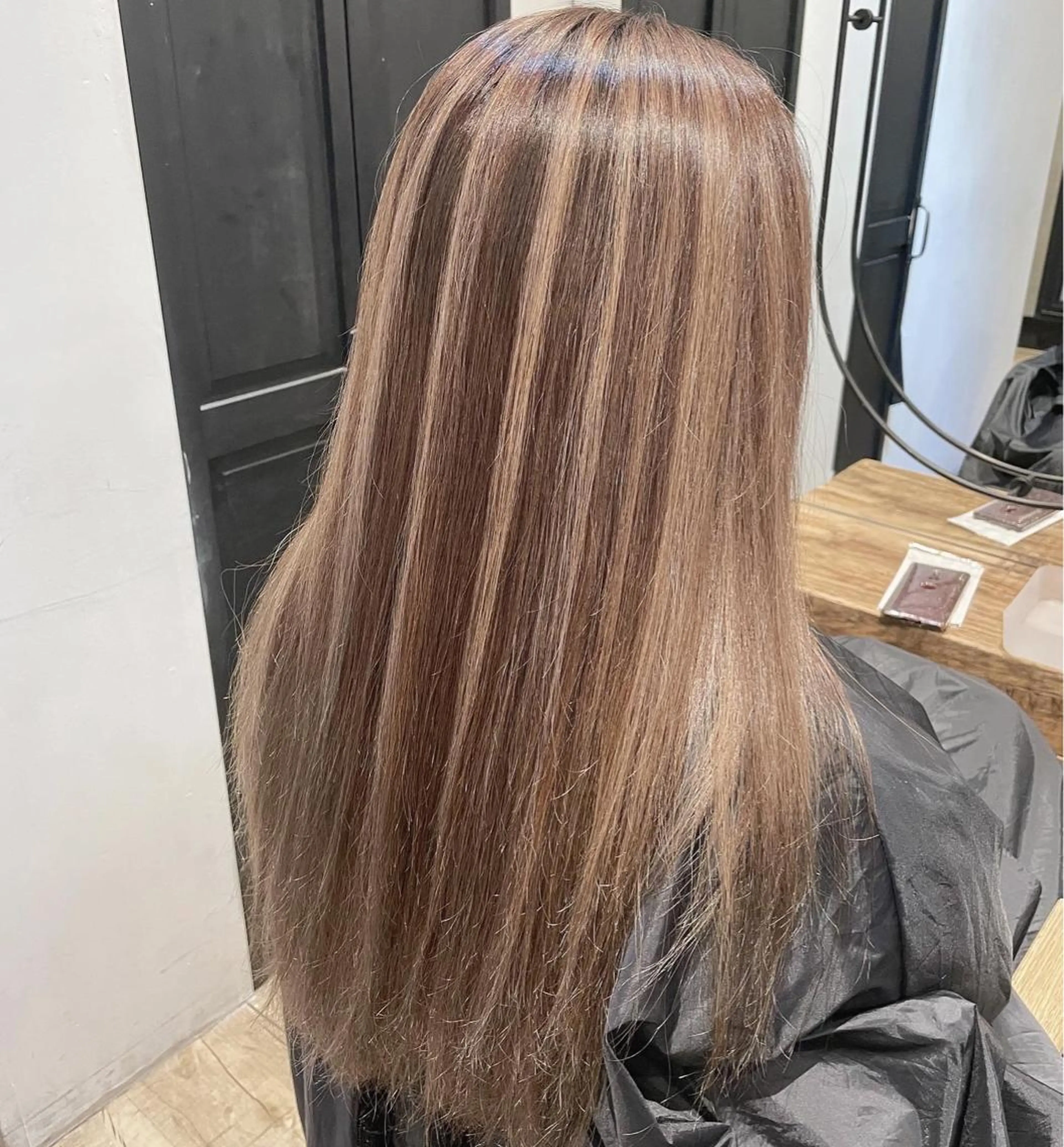 ロング ハイライト ヘアカラー トリートメント HAVANA MIZUKIのヘアスタイル